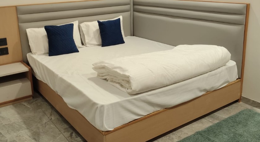 Hotel Earth Orbit in Gandhinagar