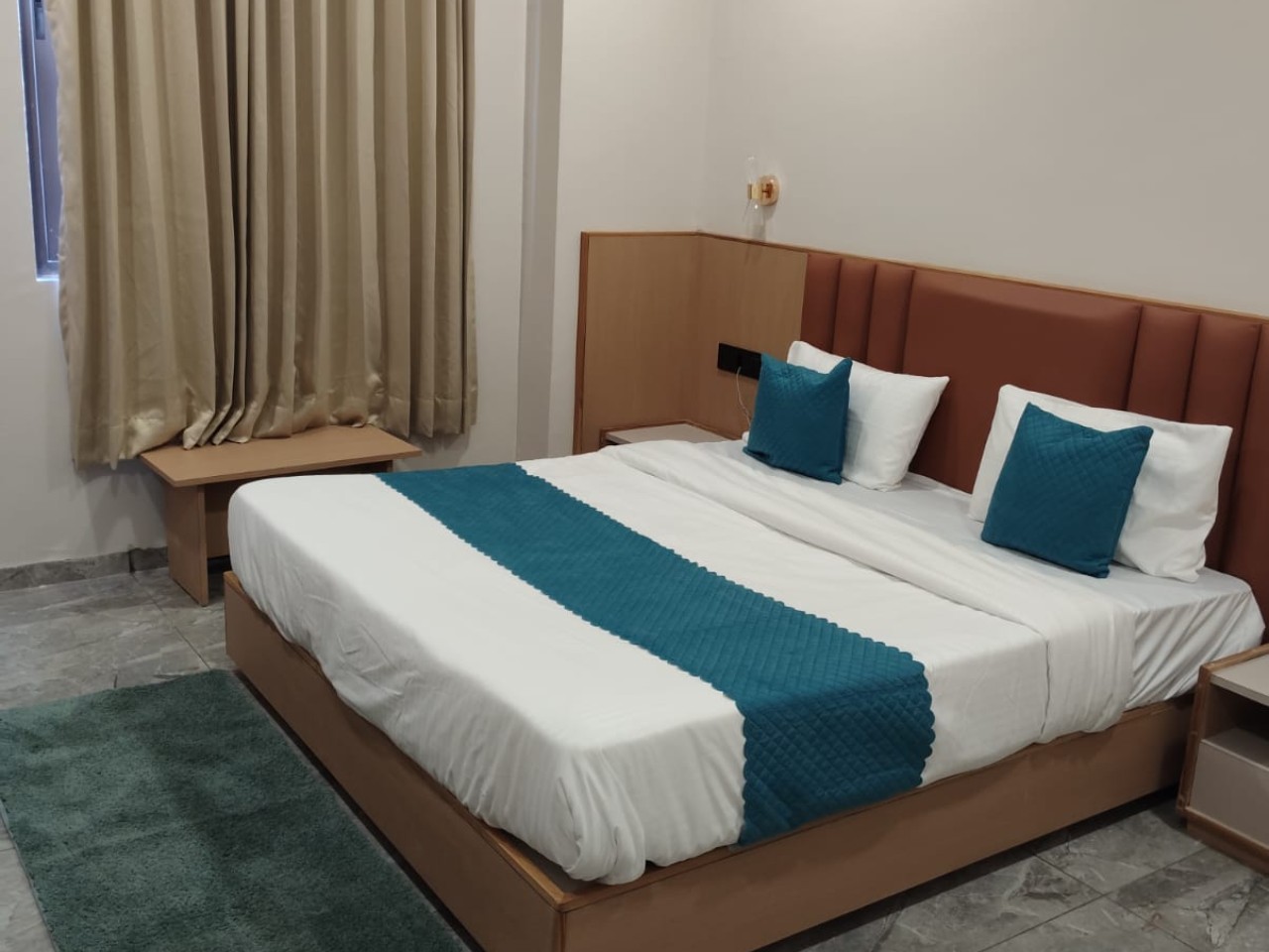 Hotel Earth Orbit in Gandhinagar