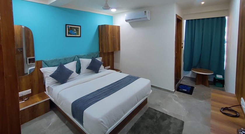 Hotel Lee Park in Ahmedabad