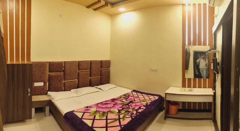 Hotel Gujarat Heritage in Ujjain