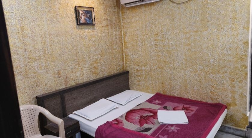 Hotel Gujarat Heritage in Ujjain