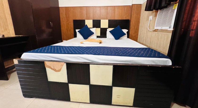 Hotel The Clark in Delhi