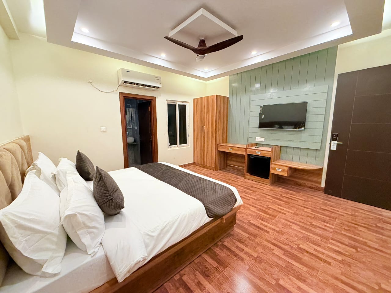 The Prominence Hotel in Noida