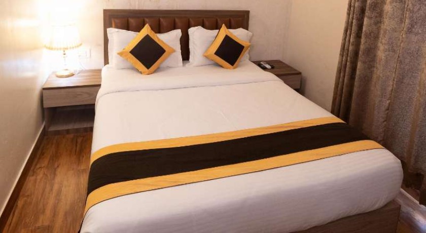 The Lake Palm Kalighat in Kolkata