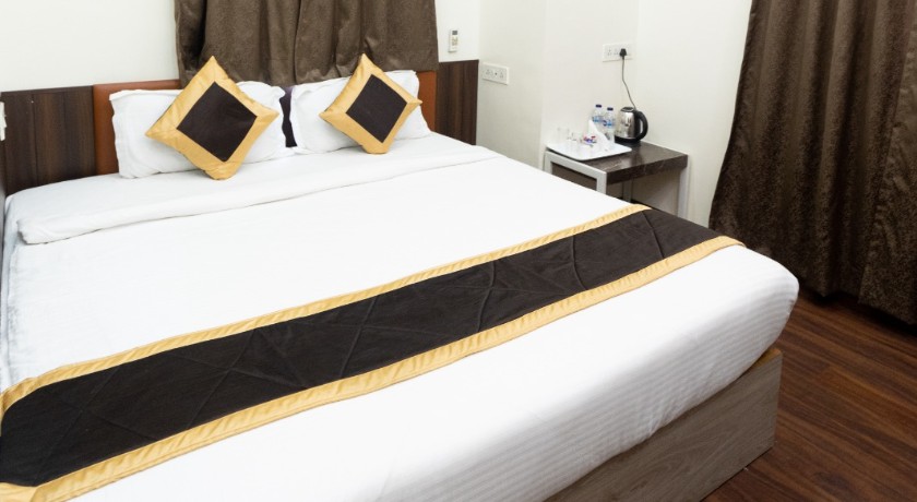 The Lake Palm Kalighat in Kolkata