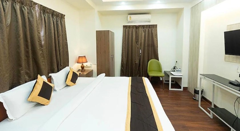 The Lake Palm Kalighat in Kolkata