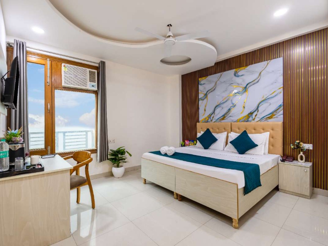 Hotel Admire Expressway by ASP in Noida