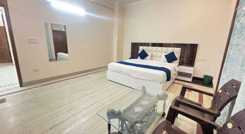 Hotel Warm Welcome Inn 51 in Noida