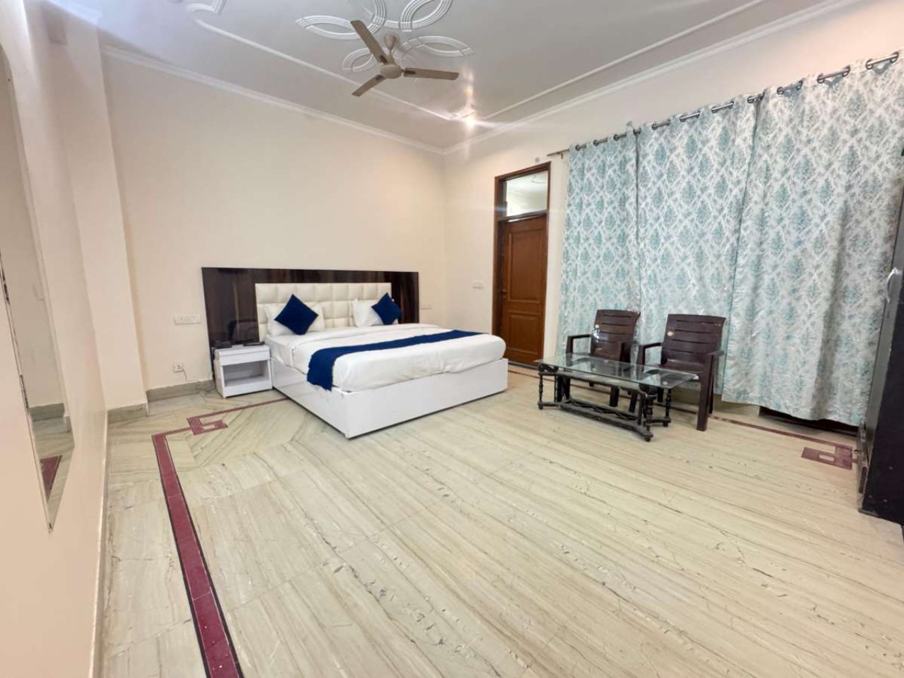 Hotel Warm Welcome Inn 51 in Noida