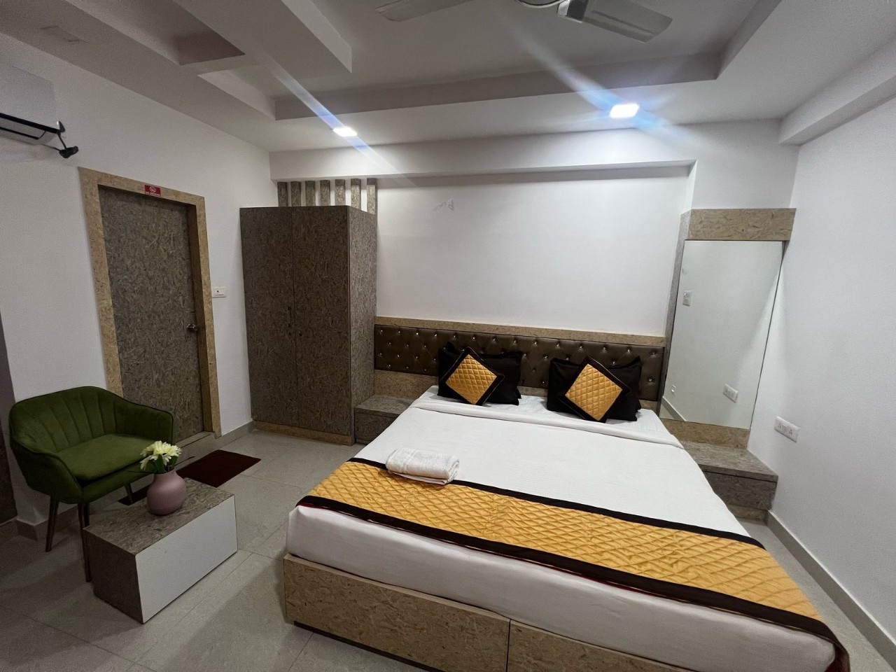 JVH Hotel in Bangalore