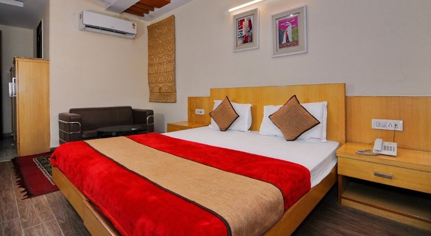 Hotel TJS Grand in Delhi