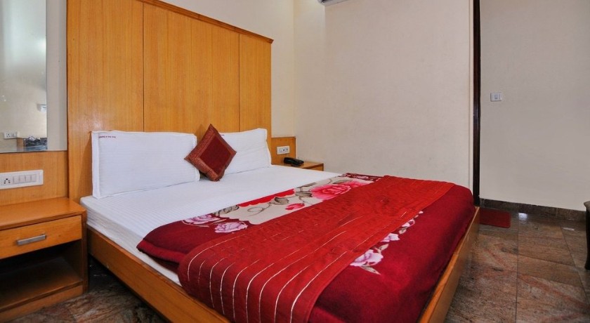 Hotel TJS Grand in Delhi