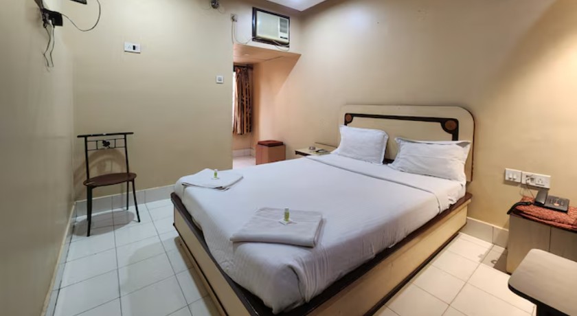 Hotel Pushpak International in Kolkata