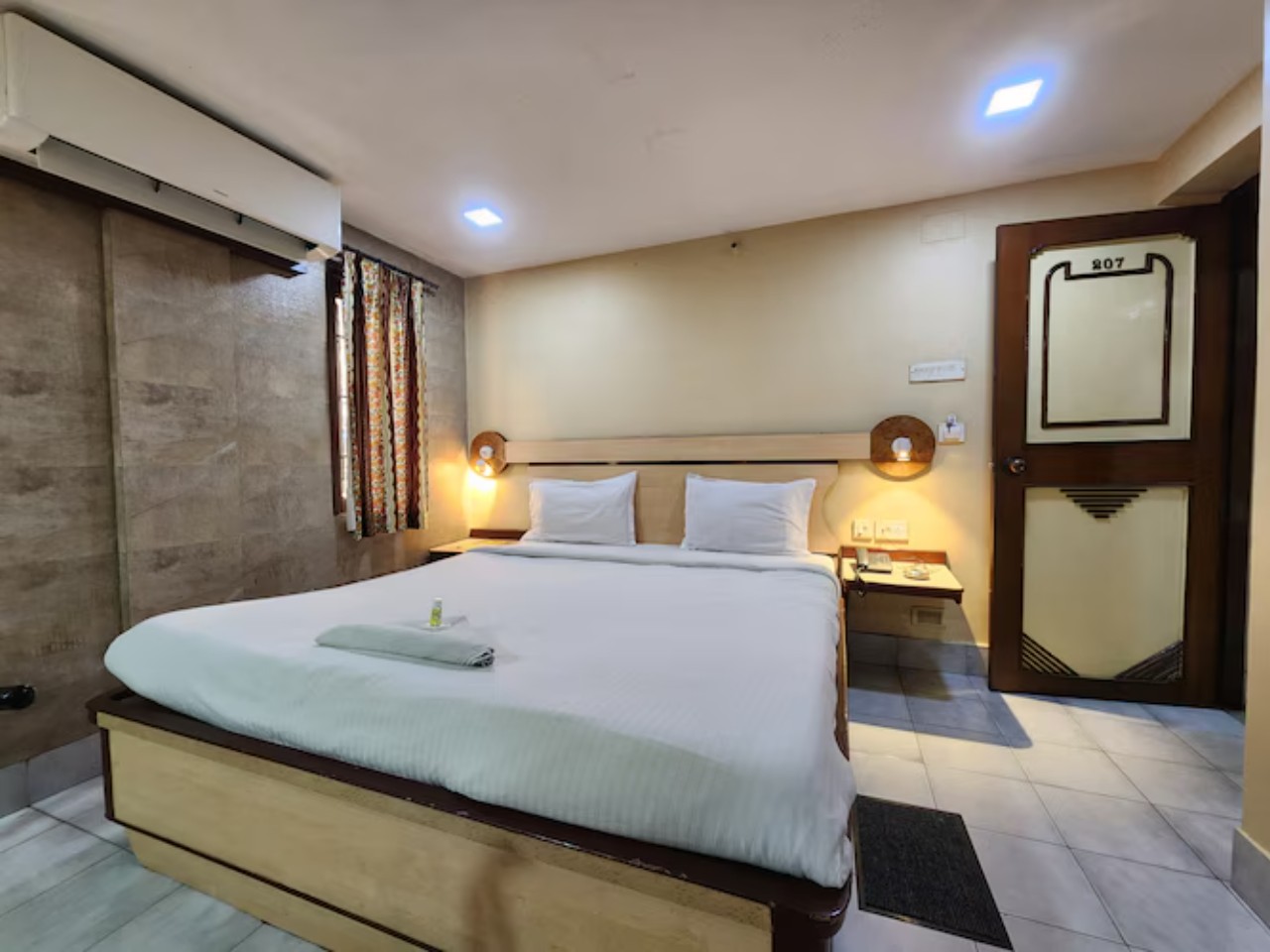 Hotel Pushpak International in Kolkata