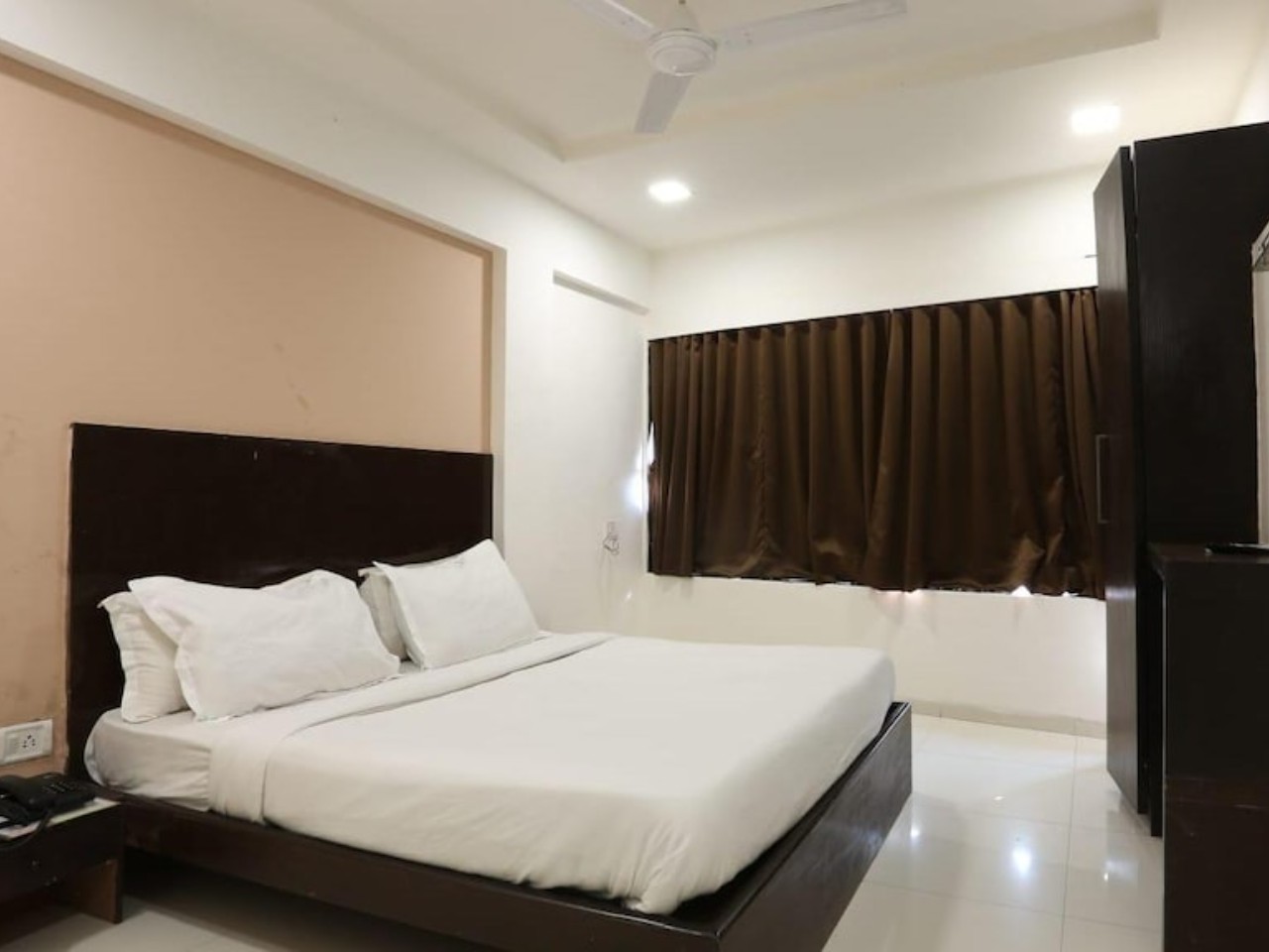 Hotel Krish Palace Andheri in Mumbai