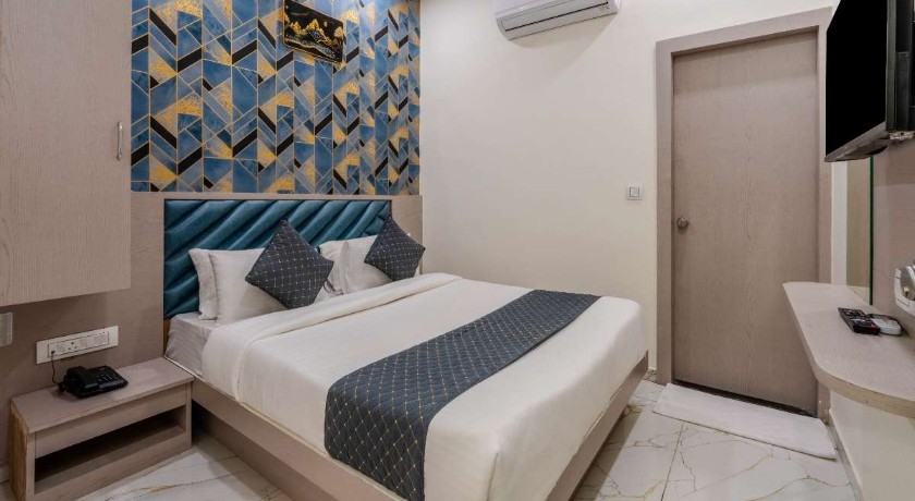 Hotel Vivan in Ahmedabad