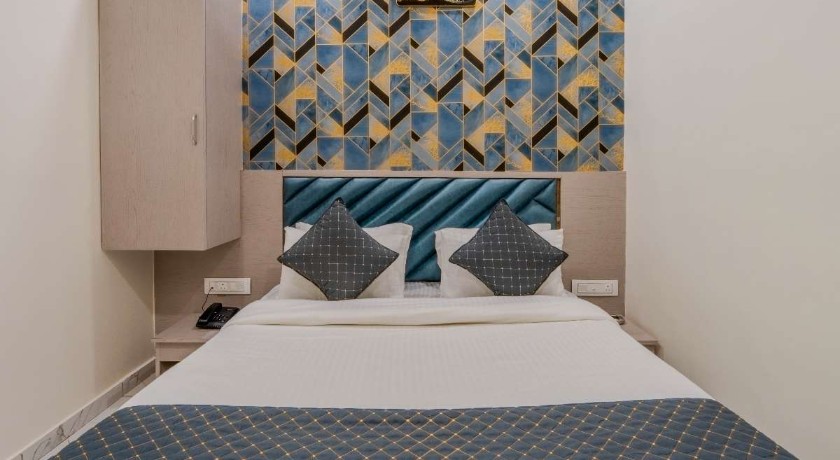 Hotel Vivan in Ahmedabad