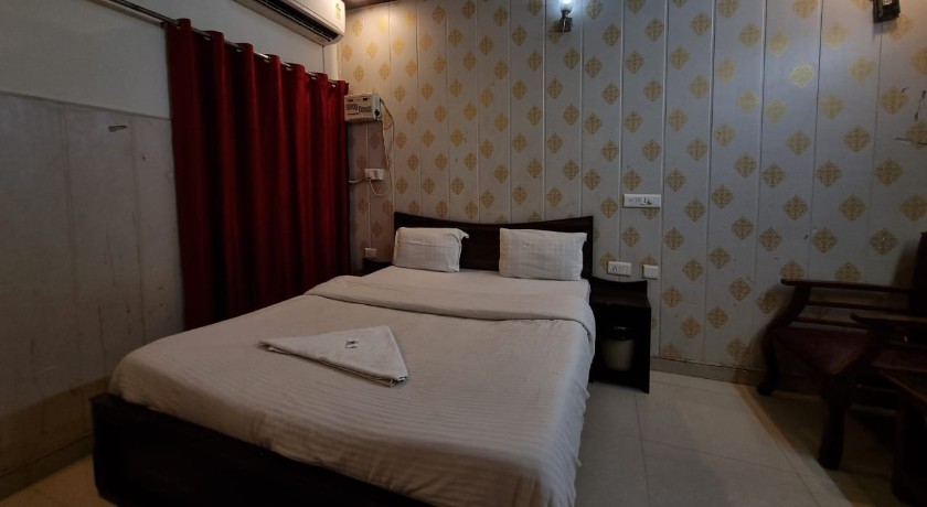 Hotel Lime Wood in Dehradun