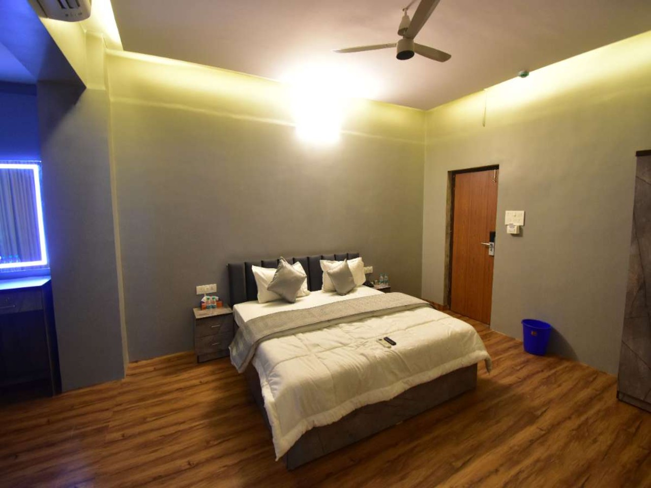 Hotel Evergreen in Mumbai