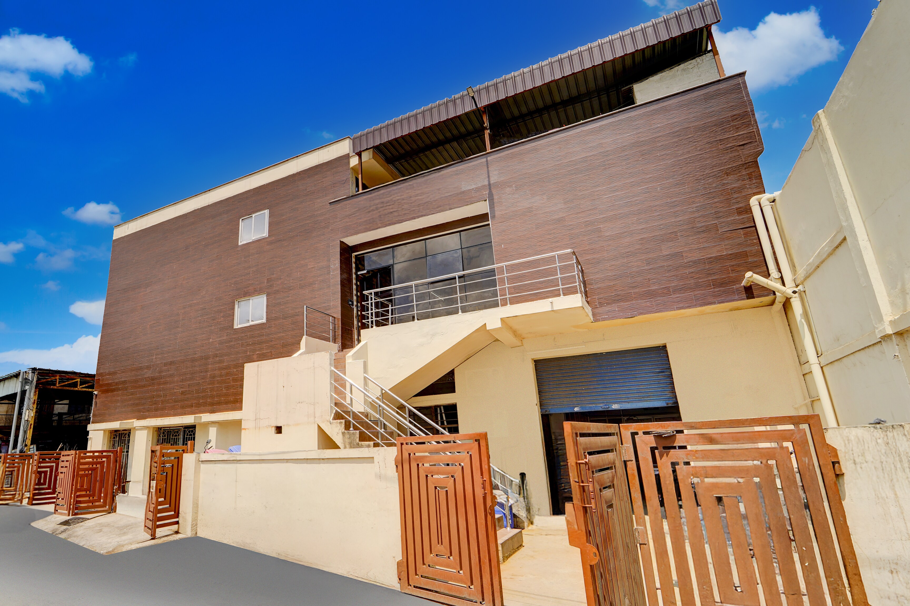 Collection O Avarampalayam Bus Stop Formerly Krish Castle in Coimbatore