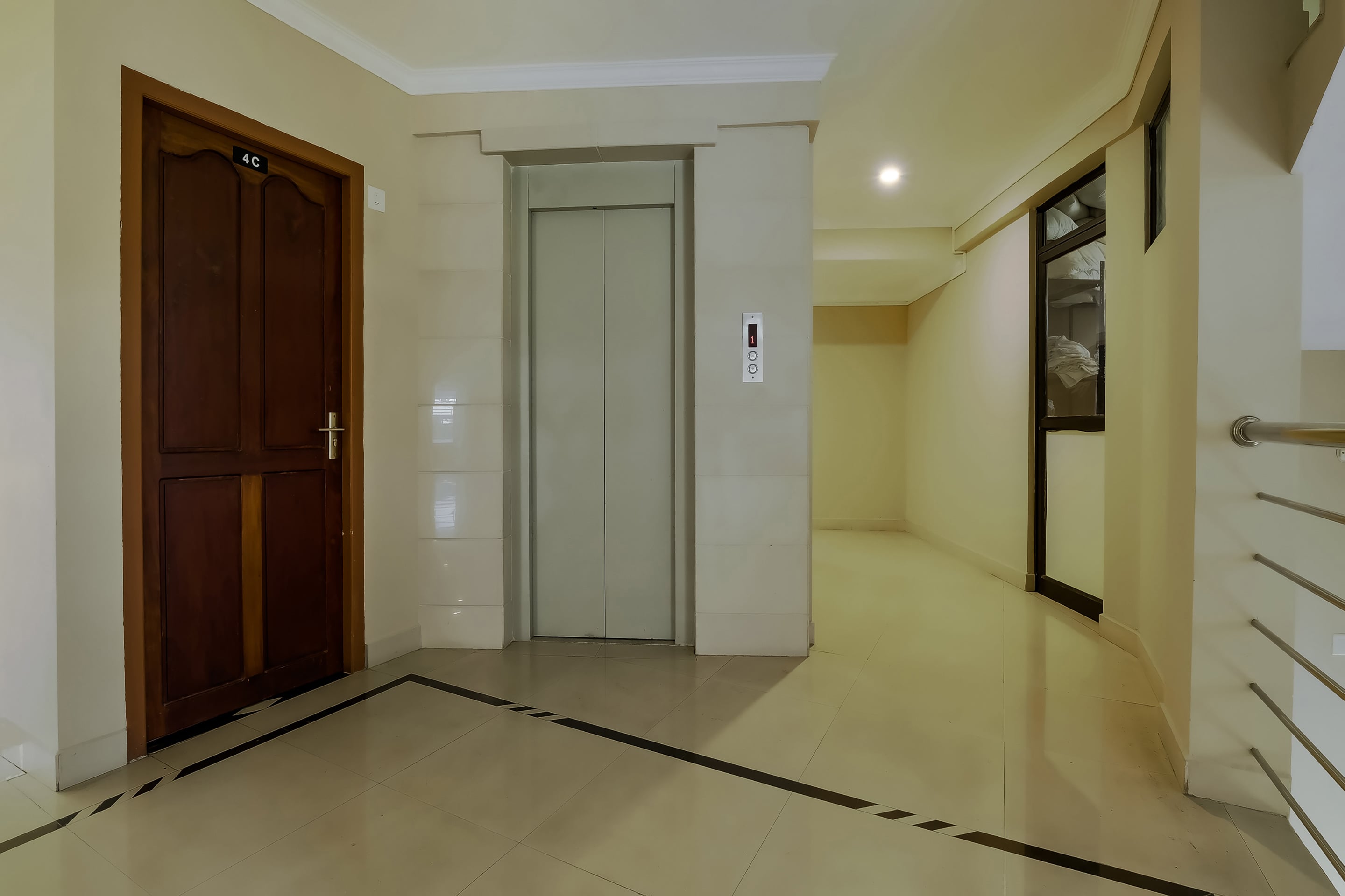 Collection O Kadavanthra Near South Railway Station in Kochi