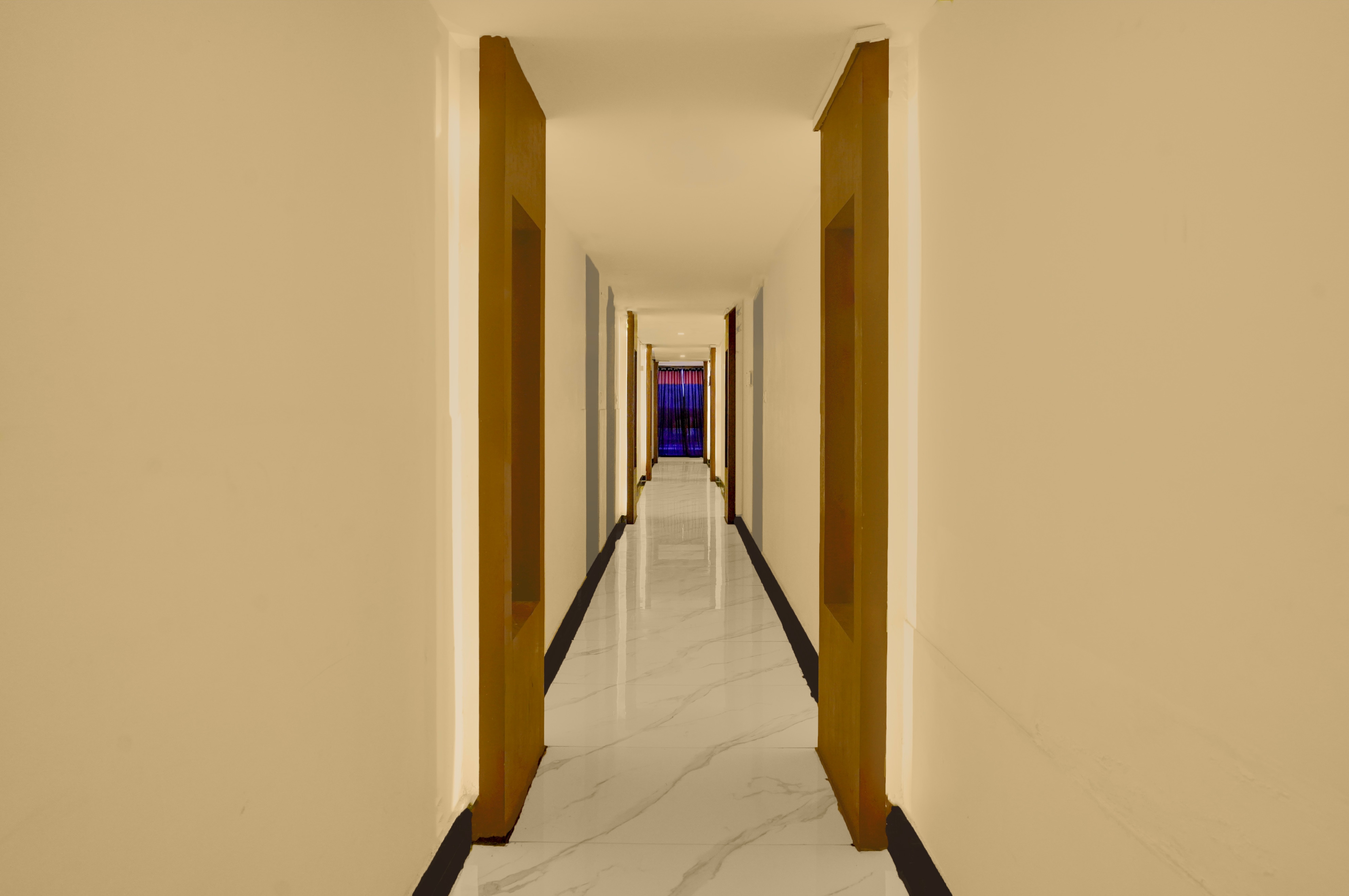 Collection O Lodha Experia Mall Dombiwali Formerly RR Suites in Thane