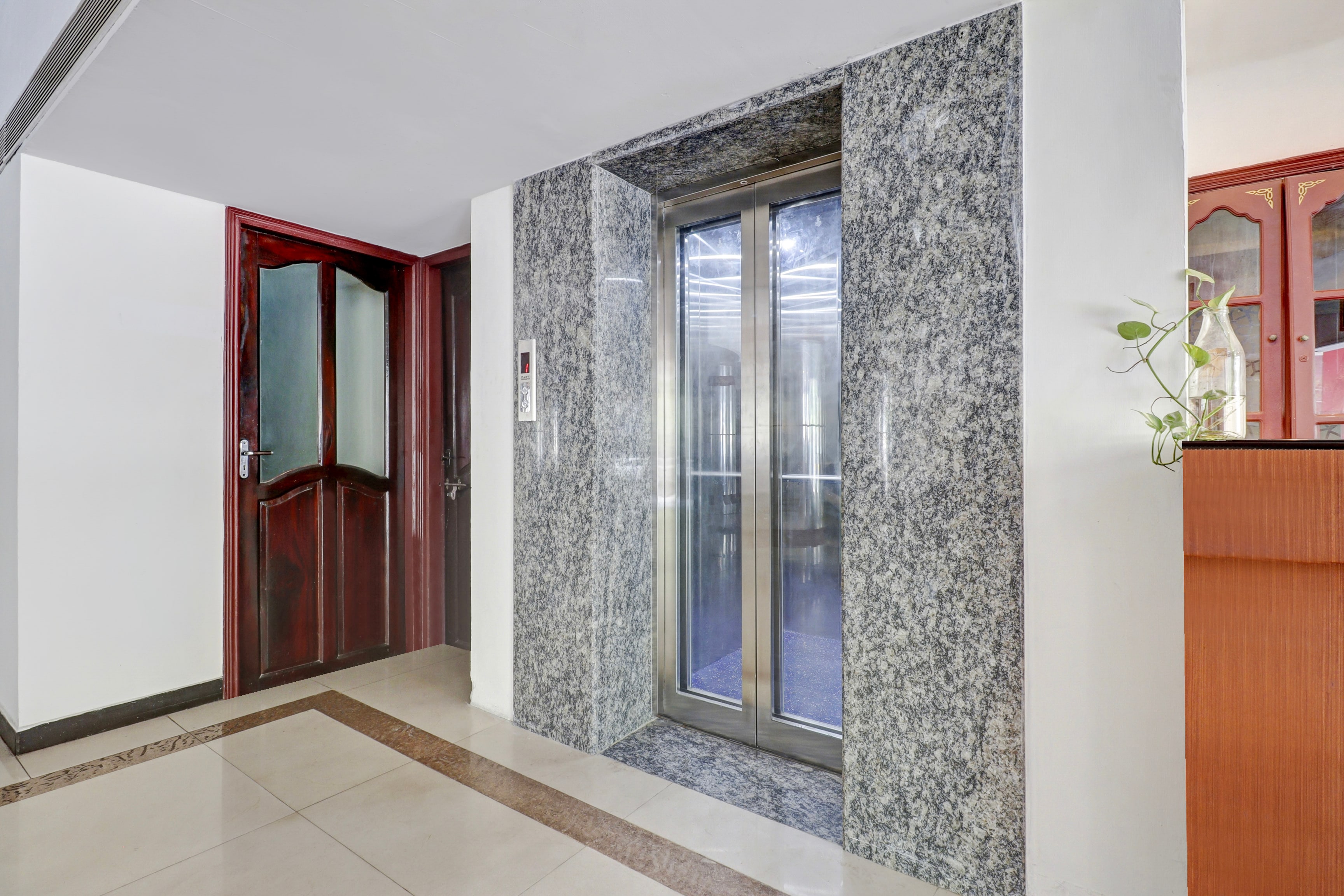 Collection O M G Road in Thiruvananthapuram