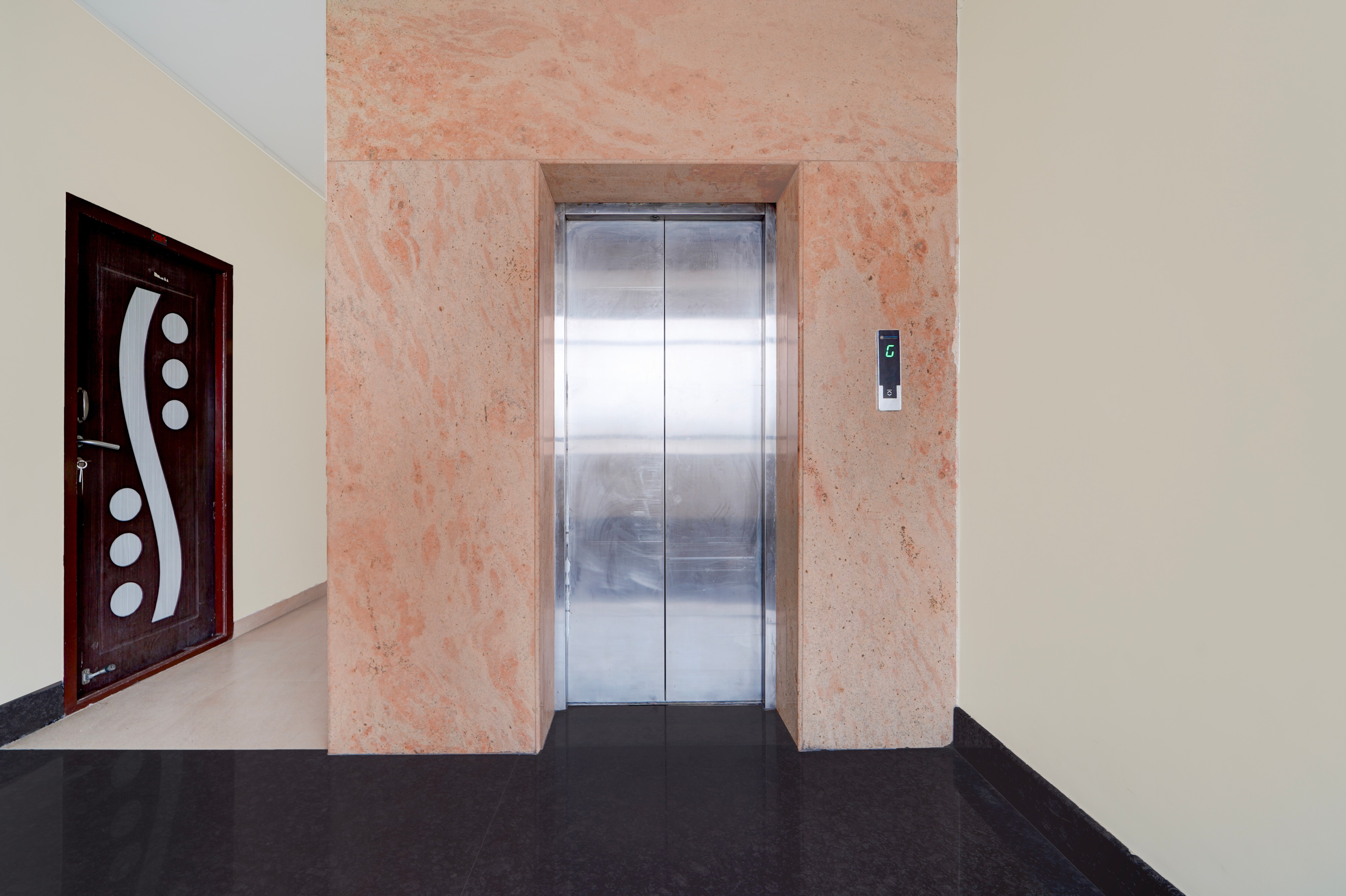 Collection O Republic Mall Coimbatore Formerly Manis Residency in Coimbatore