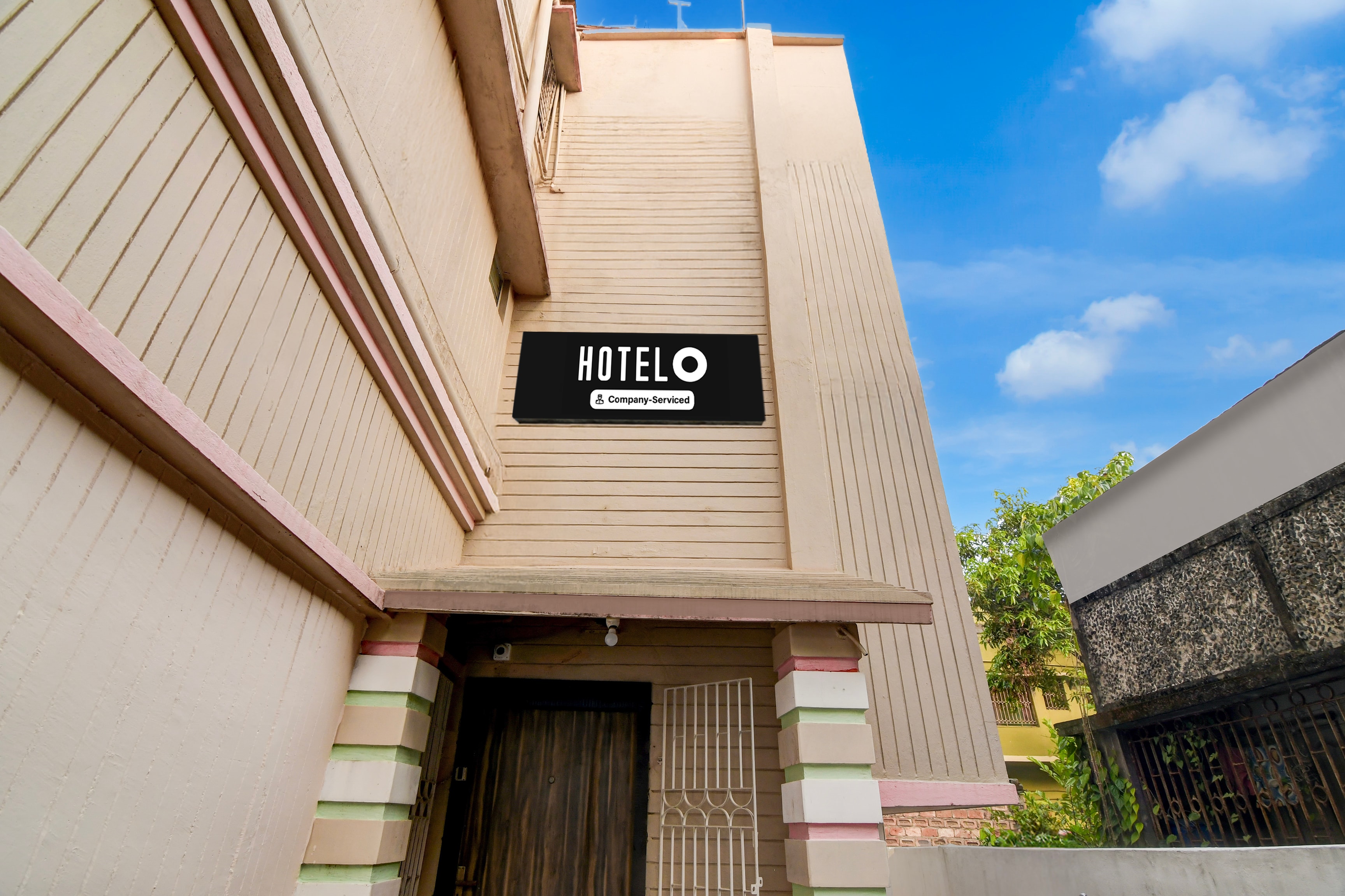 Hotel O Chinar Park Kolkata Formerly Zapper Inn in Kolkata