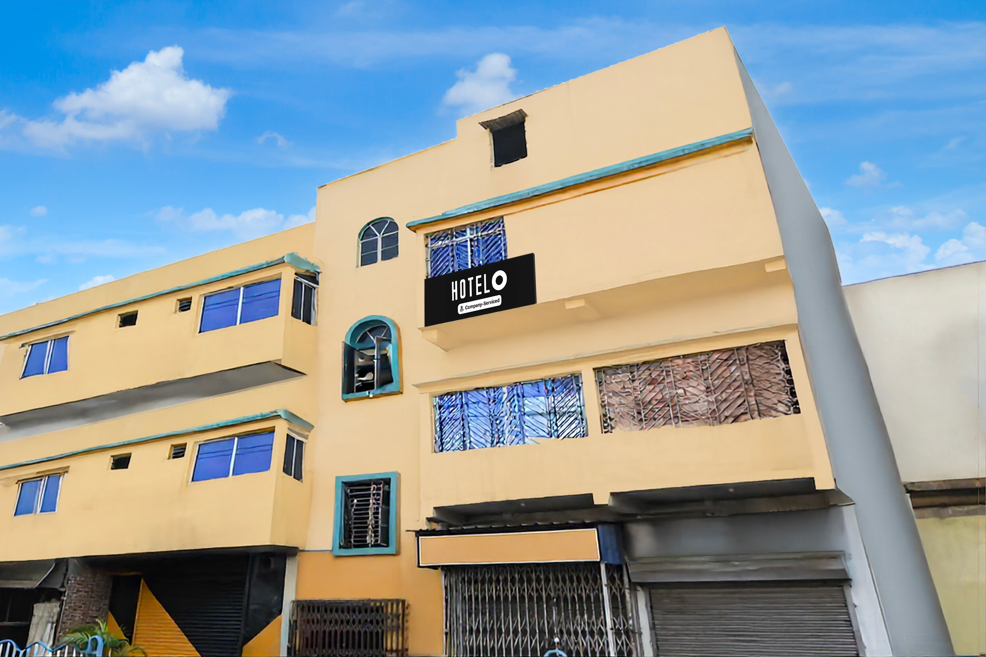 Hotel O Madhyamgram Railway Junction Formerly Dreamland in Kolkata