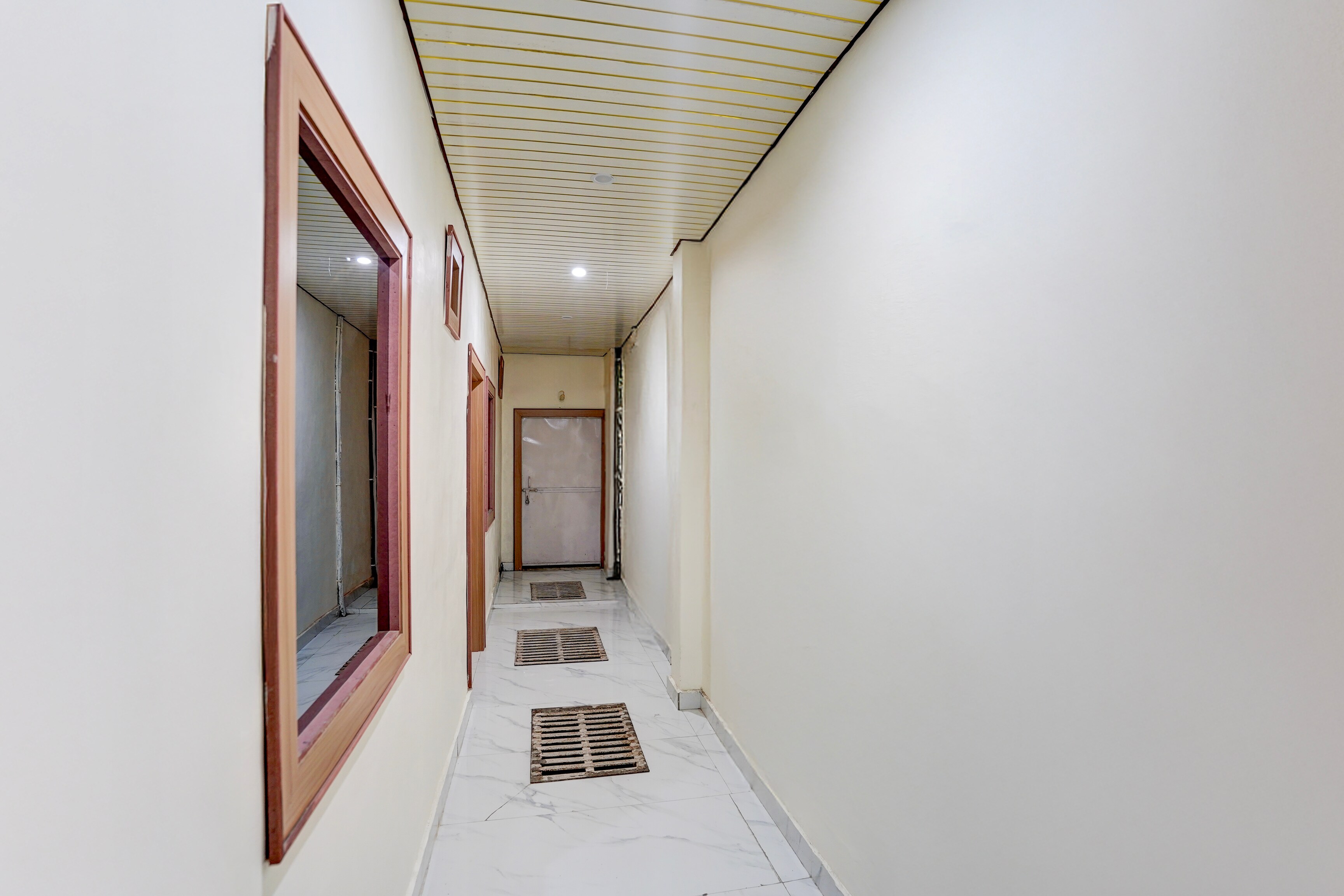 Hotel O Mathura Central Railway Junction Formerly Bhagwati Palace in Mathura