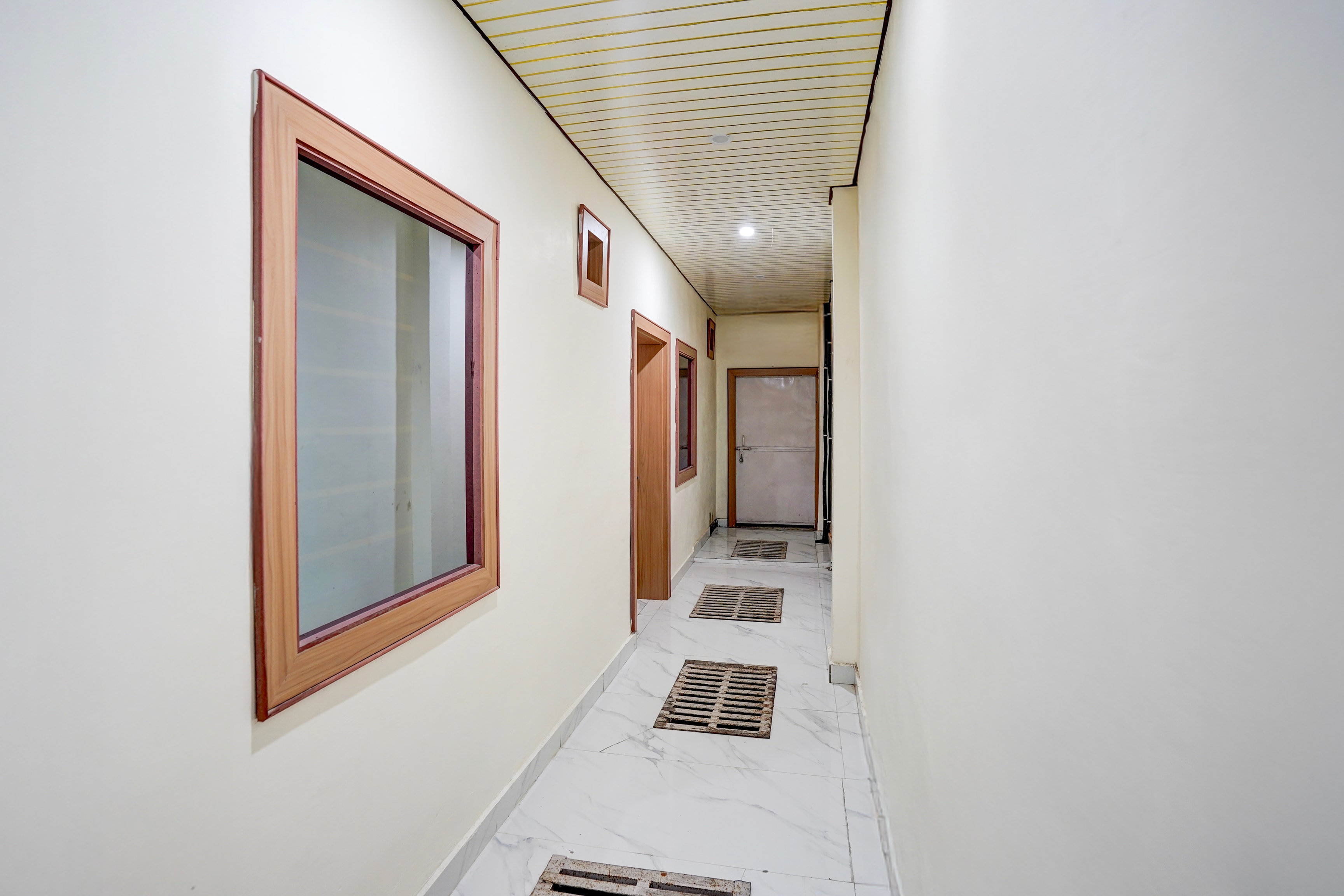 Hotel O Mathura Central Railway Junction Formerly Bhagwati Palace in Mathura