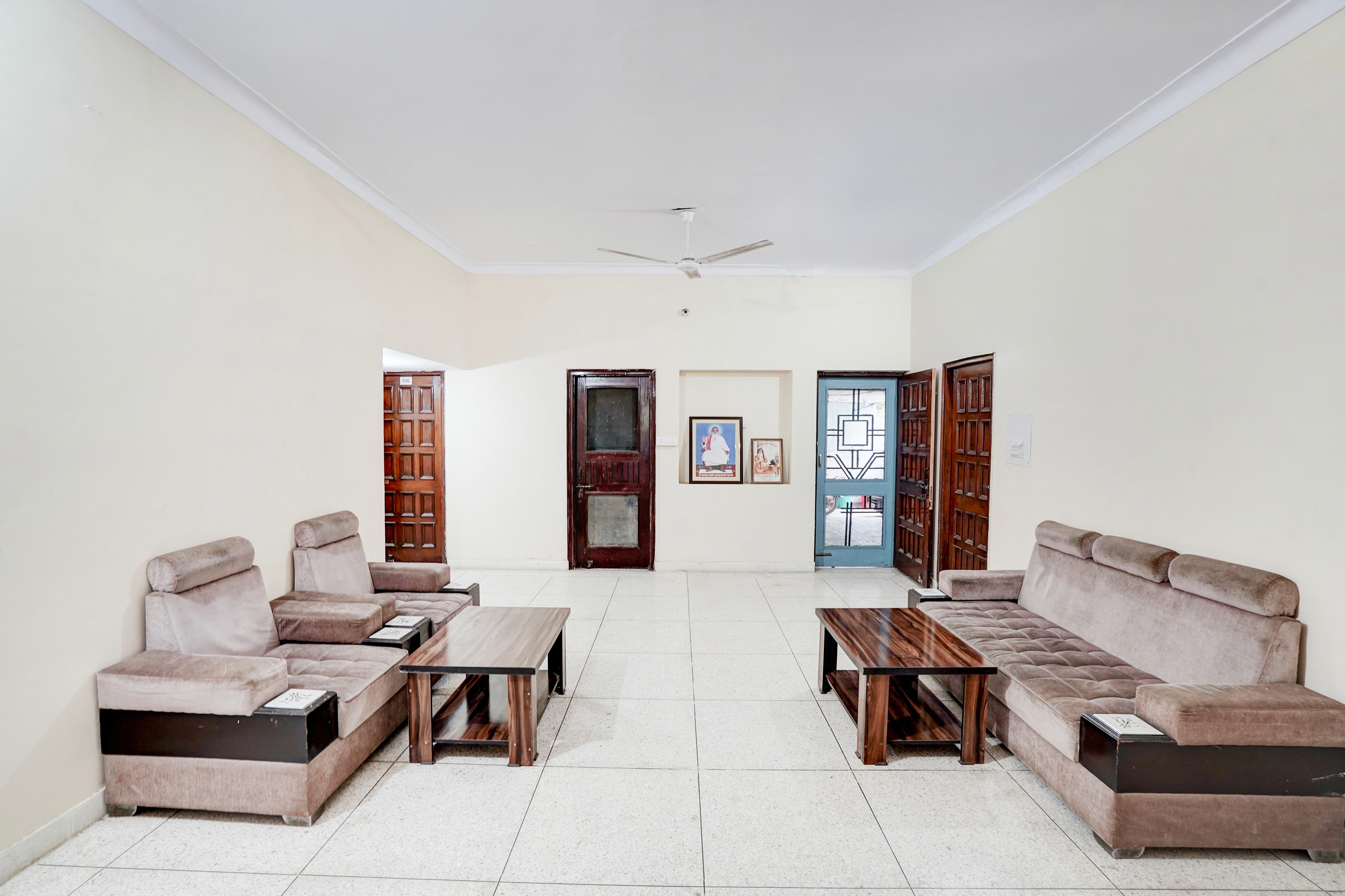 Hotel O Sector 21 Faridabad in Gurgaon