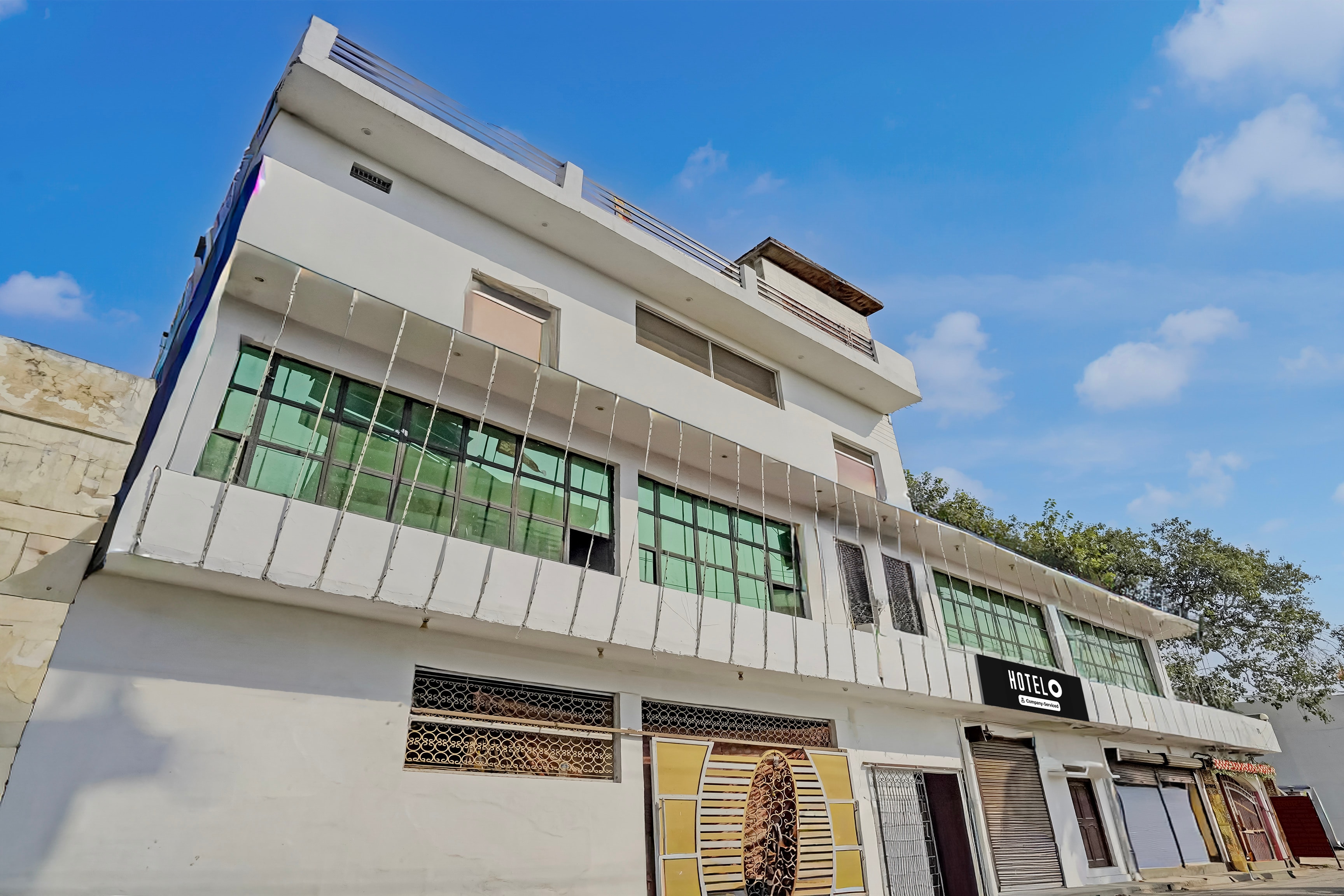 Hotel O Sultanpur Railway Junction Formerly Sanskar Marriage Lawan in Sultanpur