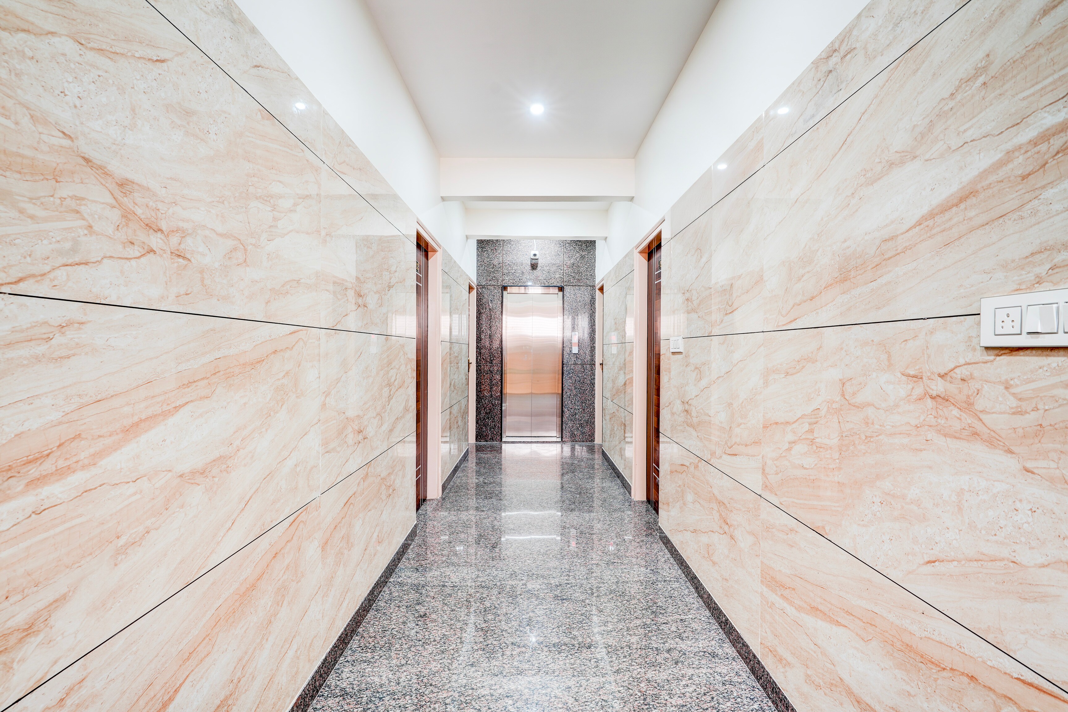 Super Collection O 8th Mile Christ University Yeshwantpur in Bangalore