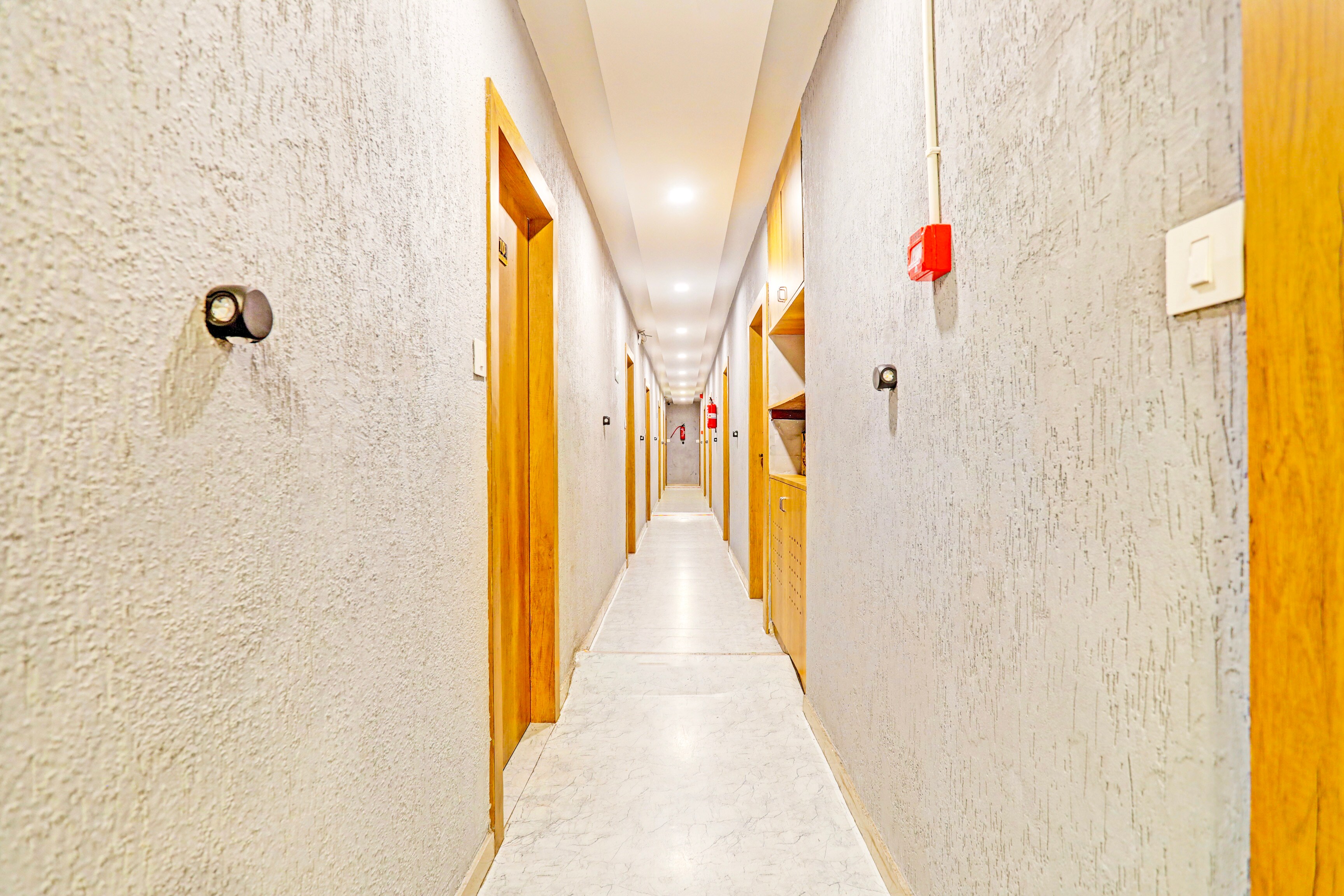 Super Collection O Adajan Formerly Hotel Western Inn in Surat