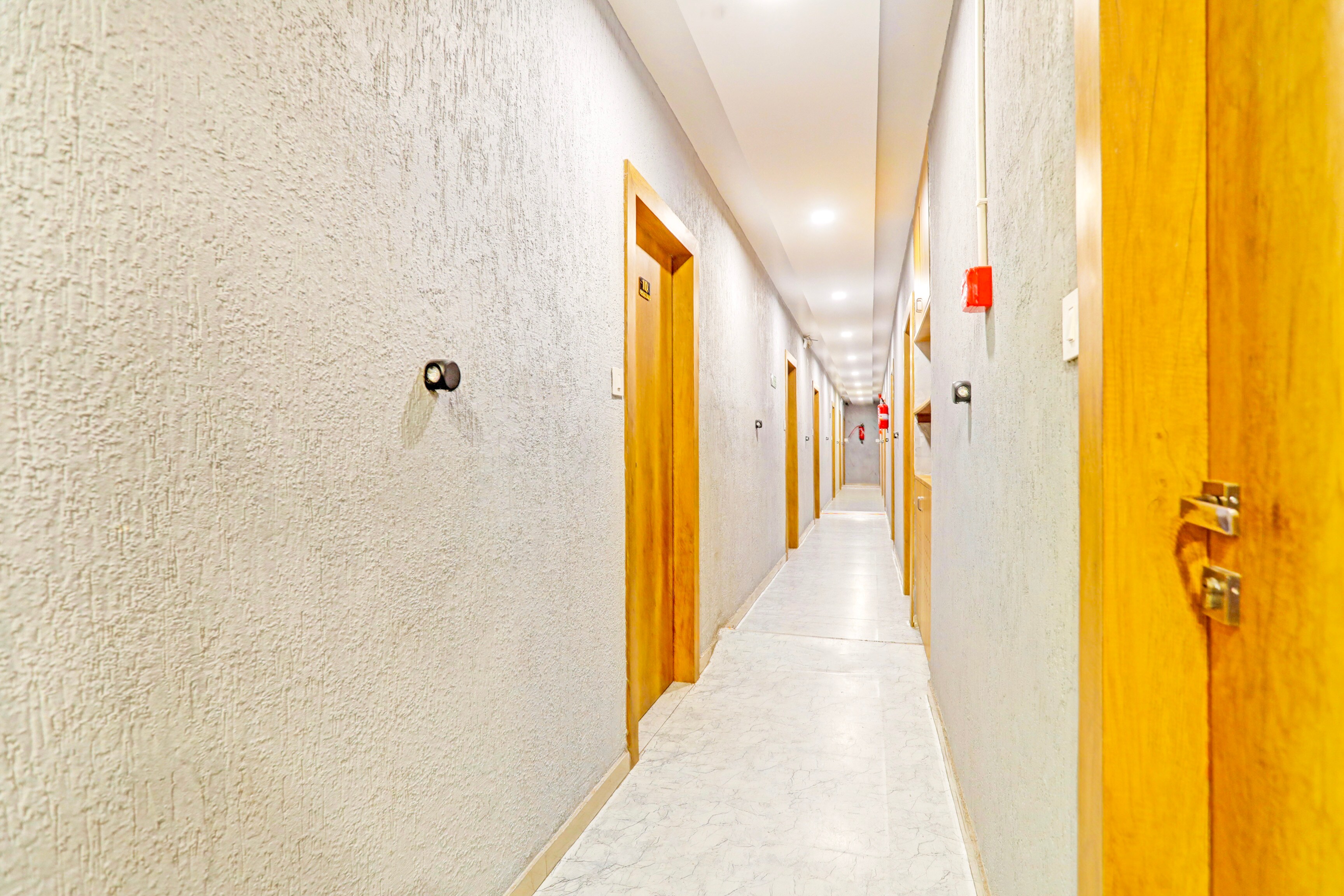 Super Collection O Adajan Formerly Hotel Western Inn in Surat