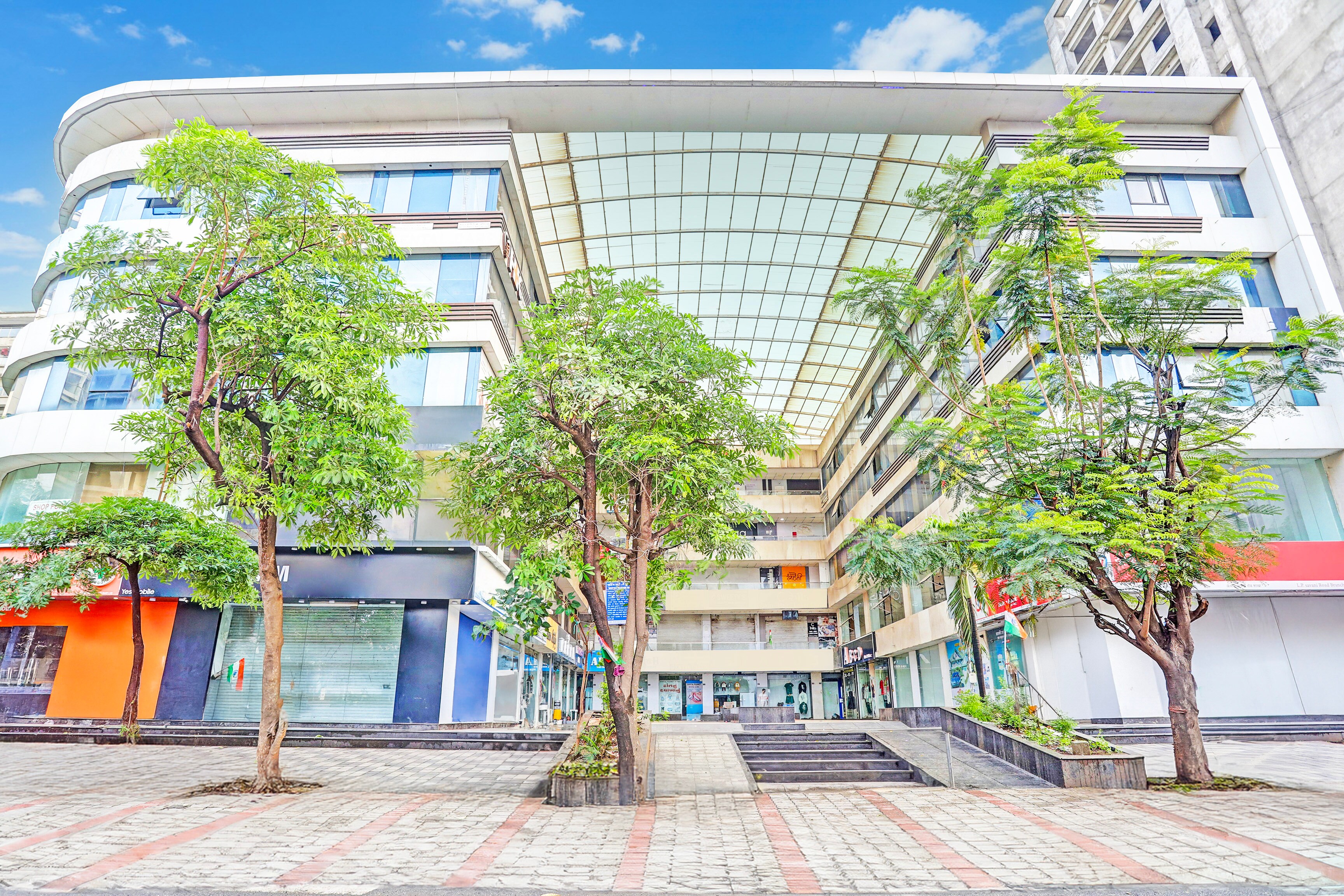 Super Collection O Adajan Formerly Hotel Western Inn in Surat