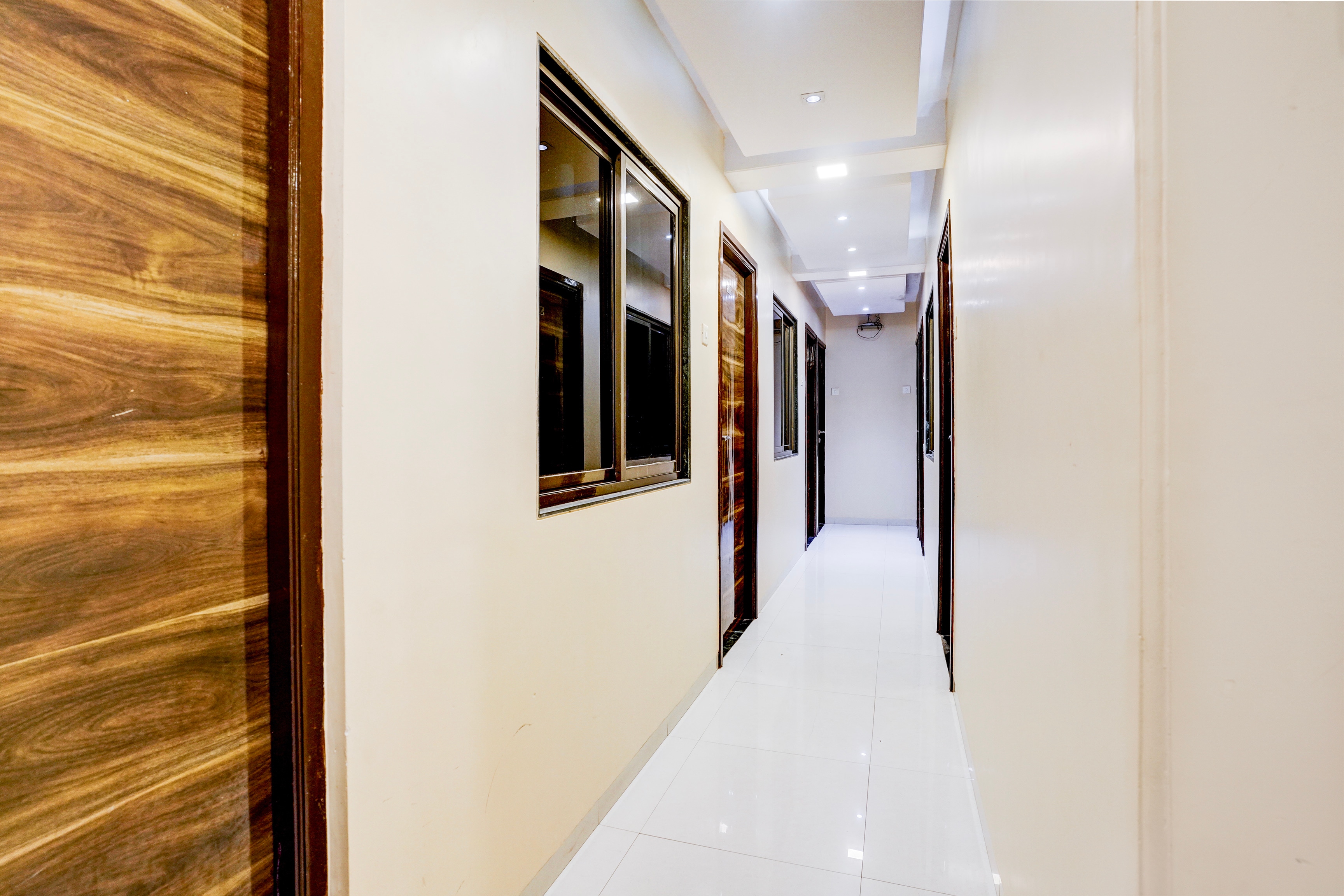 Super Collection O Airport Metro Andheri East in Mumbai