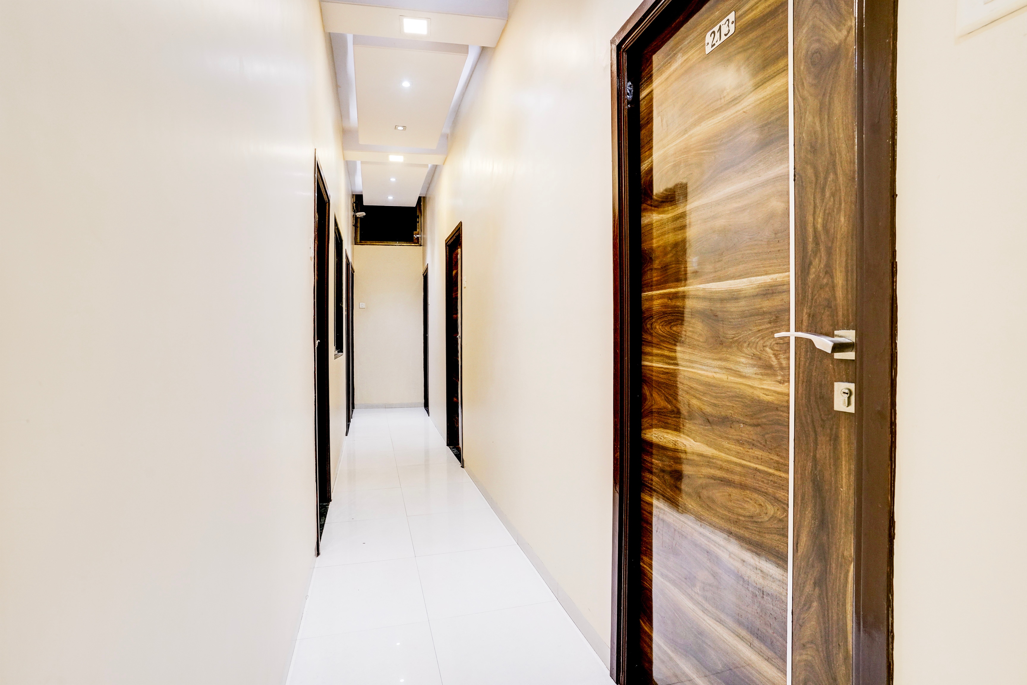 Super Collection O Airport Metro Andheri East in Mumbai