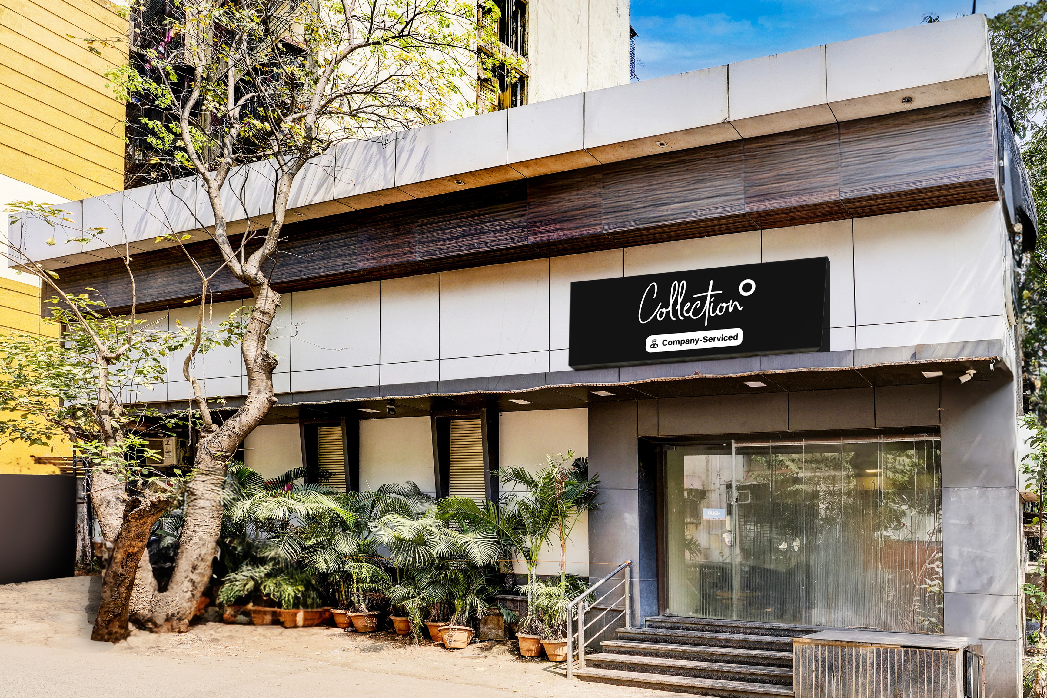 Super Collection O Airport Metro Andheri East in Mumbai