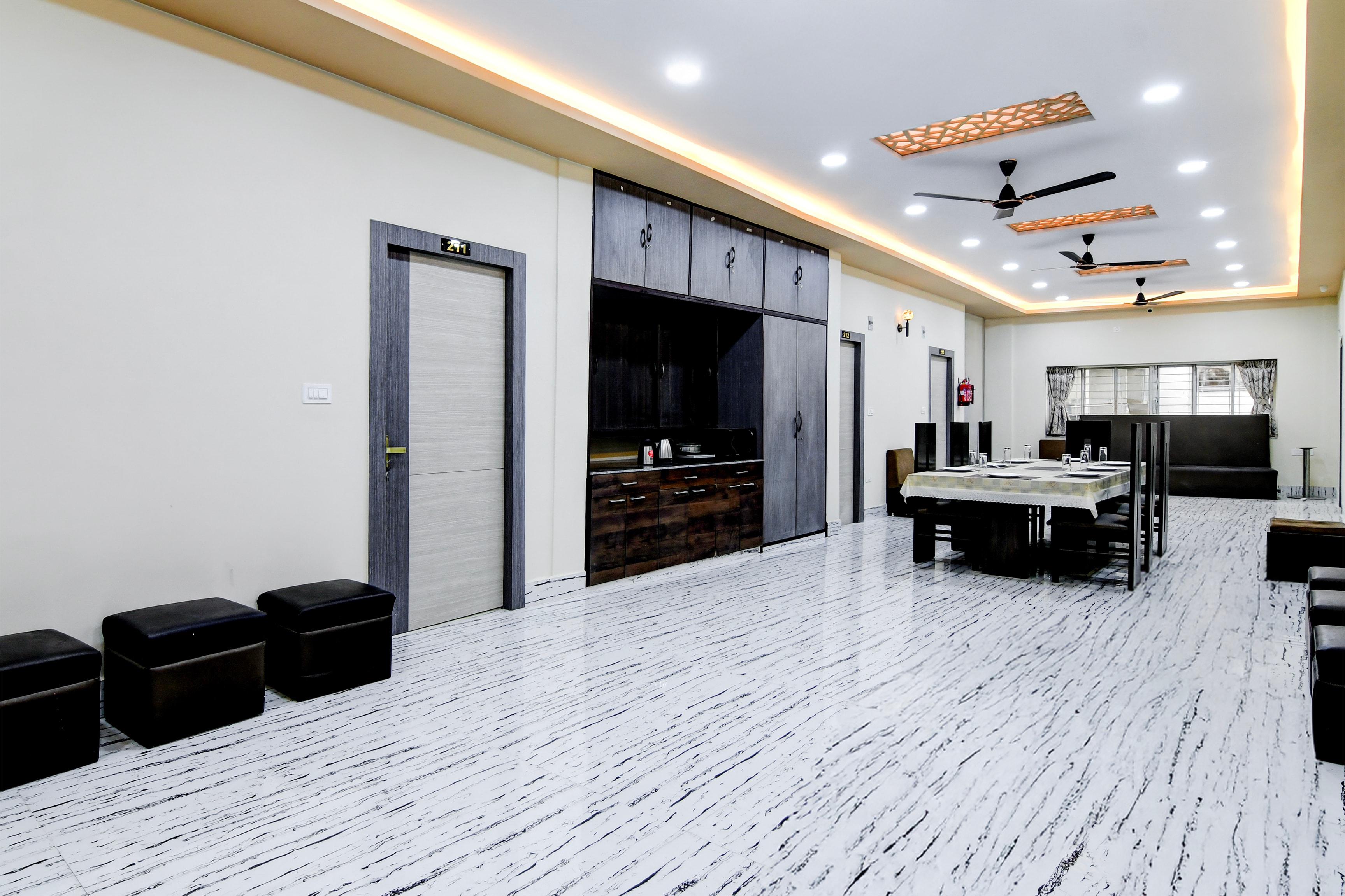 Super Collection O Joka Industrial Plaza in Kolkata