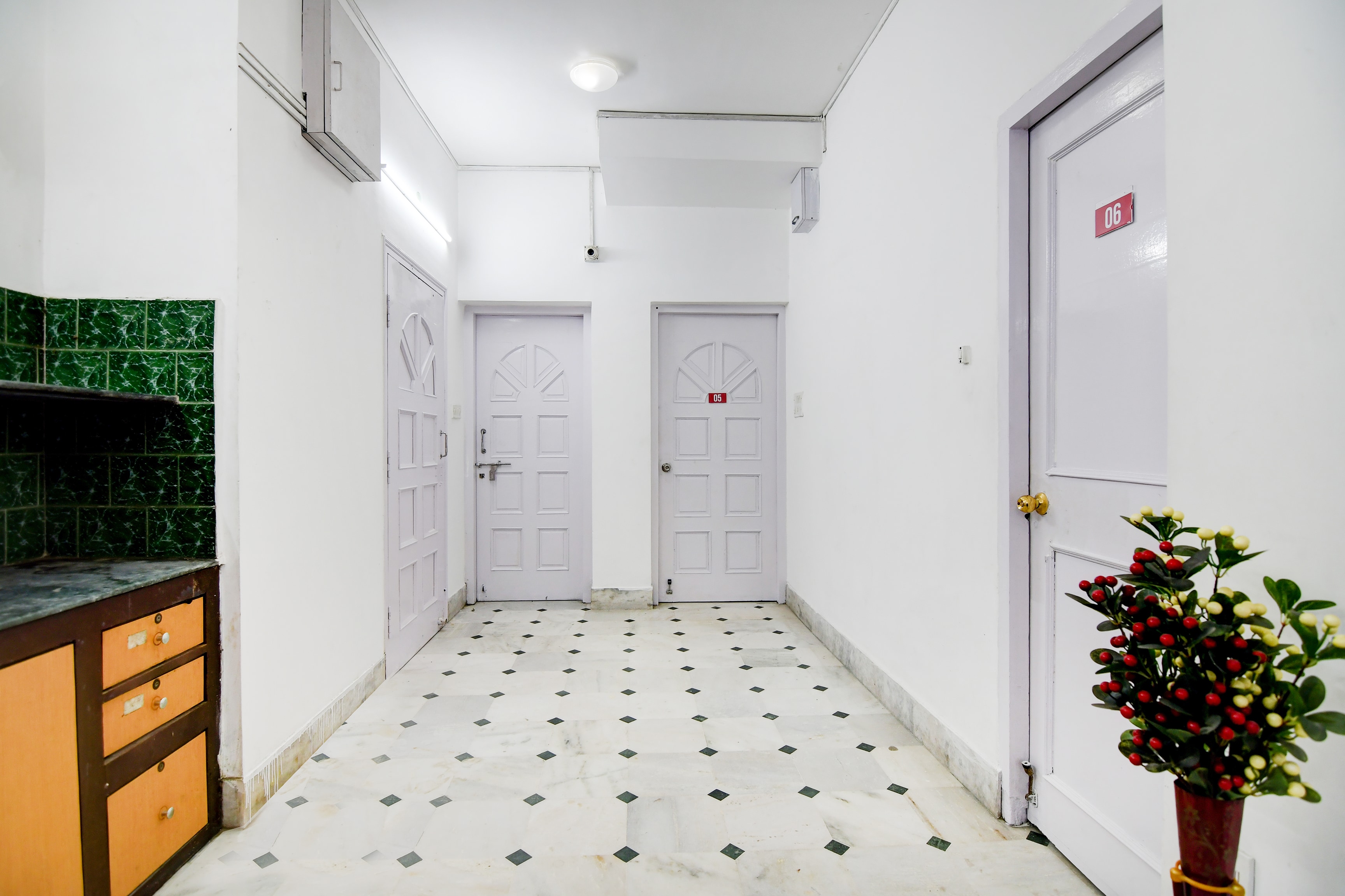 Super Collection O Jyotirindra Nandi Metro Station Kolkata Formerly Hotel Manurama in Kolkata