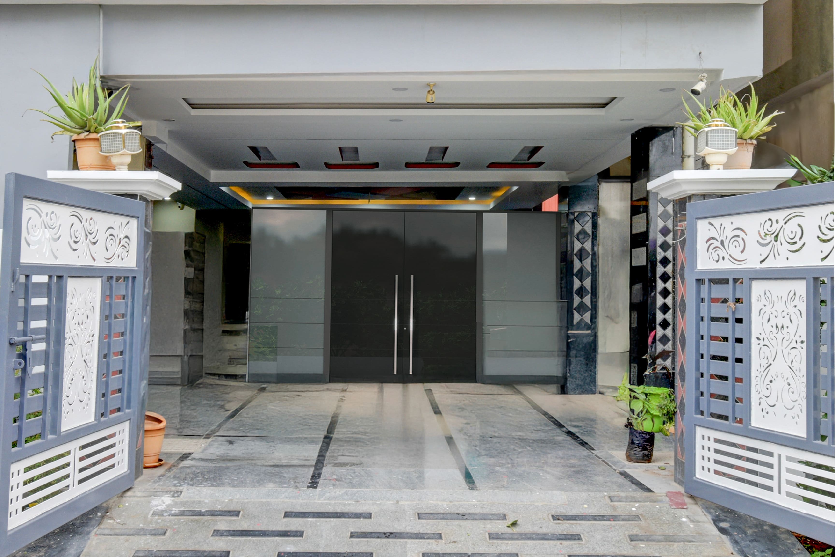 Super Collection O Khajaguda Hills Formerly Sri Balaji Luxary Rooms in Hyderabad