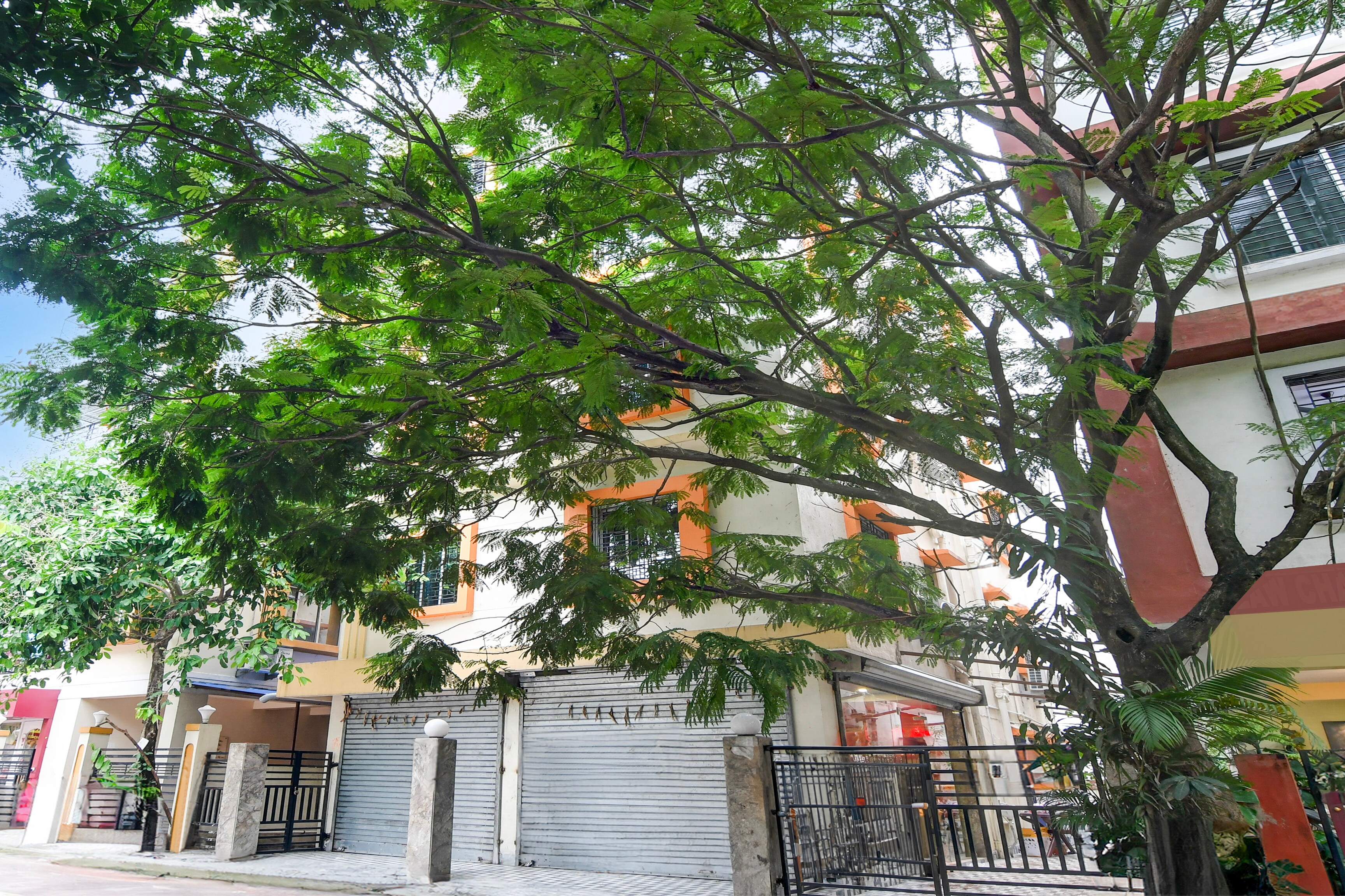 Super Collection O New Town Near OM Sweets Formerly Shiva Inn in Kolkata