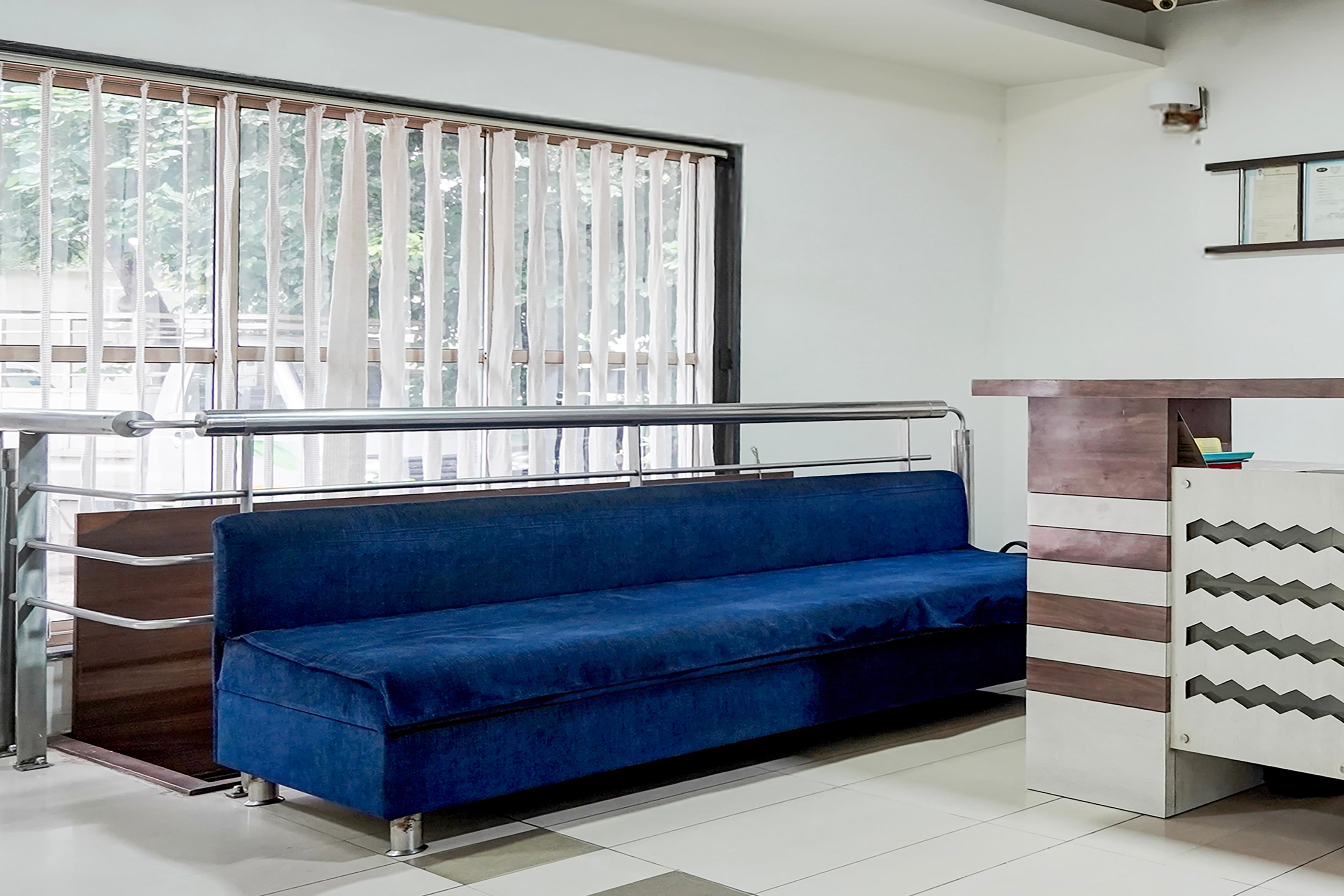 Super Collection O Sachivalaya Metro Station Gandhinagar Formerly Hotel Ghunghat Inn in Gandhinagar