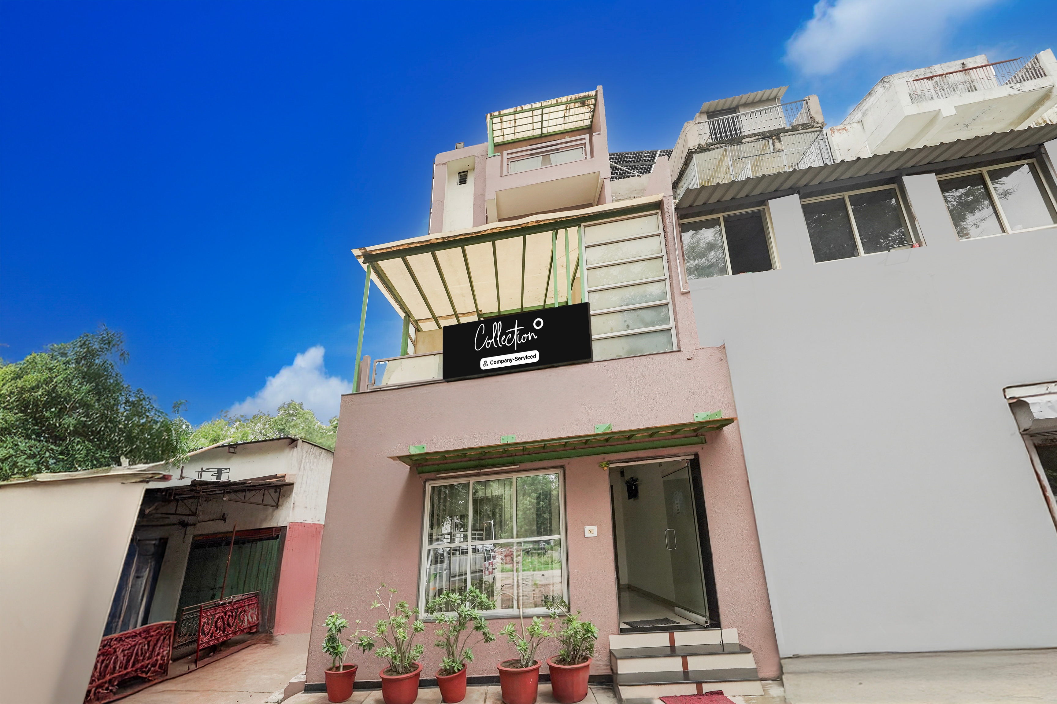 Super Collection O Sachivalaya Metro Station Gandhinagar Formerly Hotel Ghunghat Inn in Gandhinagar