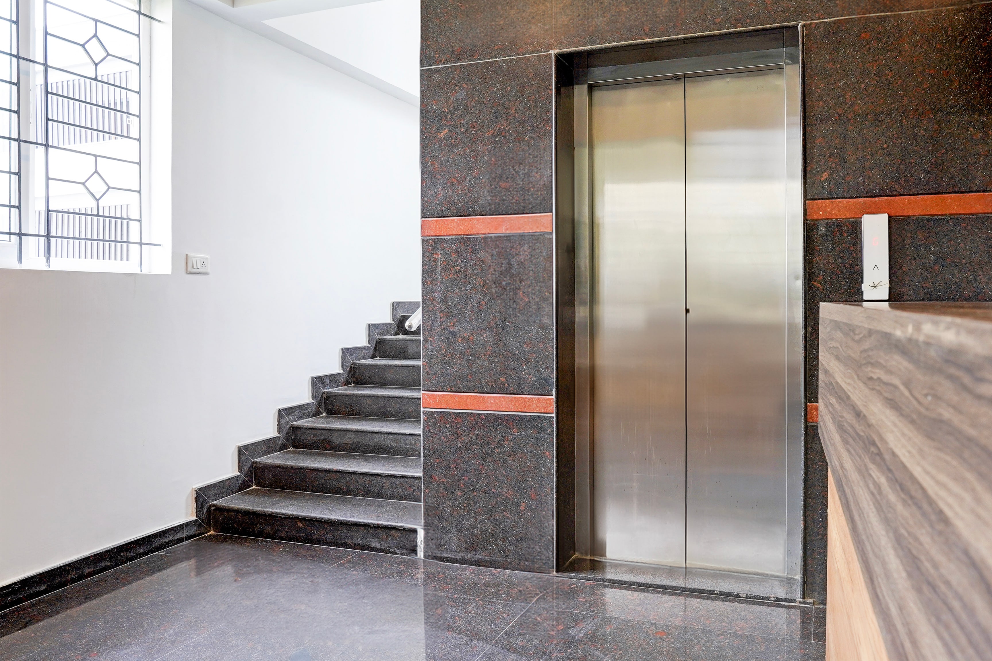 Super Collection O Sarjapura Road Kasavanahalli in Bangalore