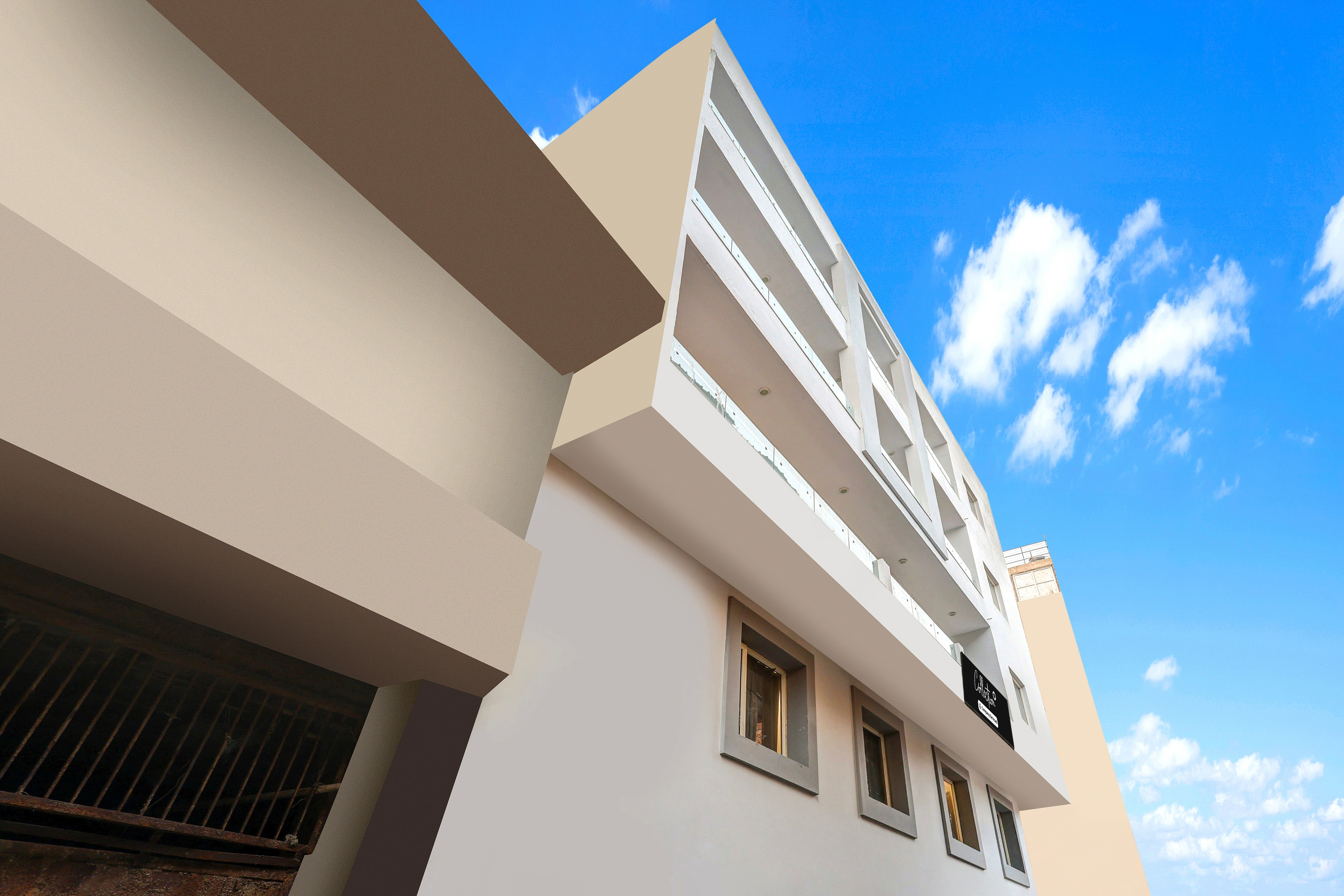 Super Collection O Shalimar Bagh in Delhi