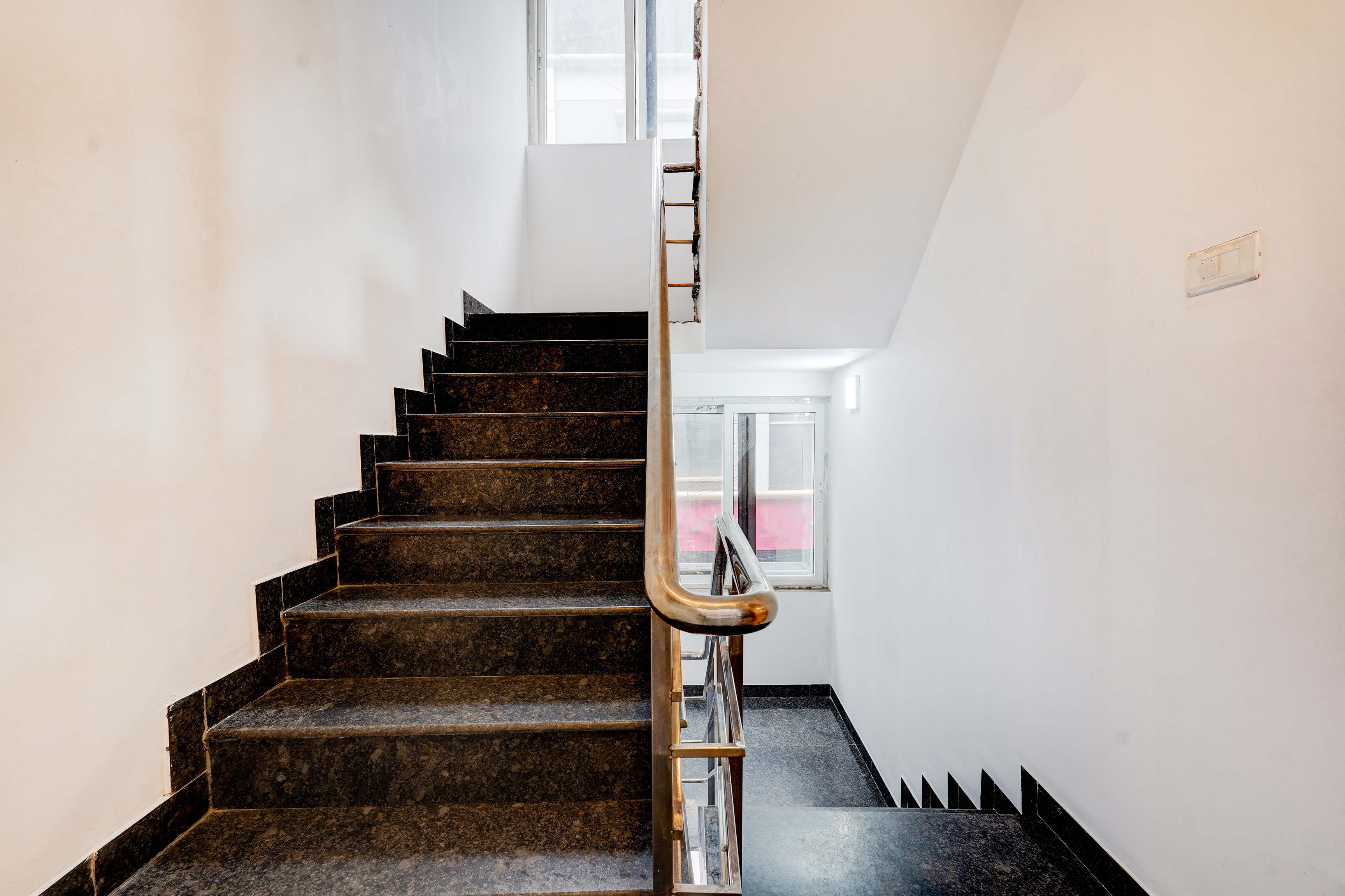 Super Collection O Vadapalani Metro Station Formerly Pineapple Guest House in Chennai